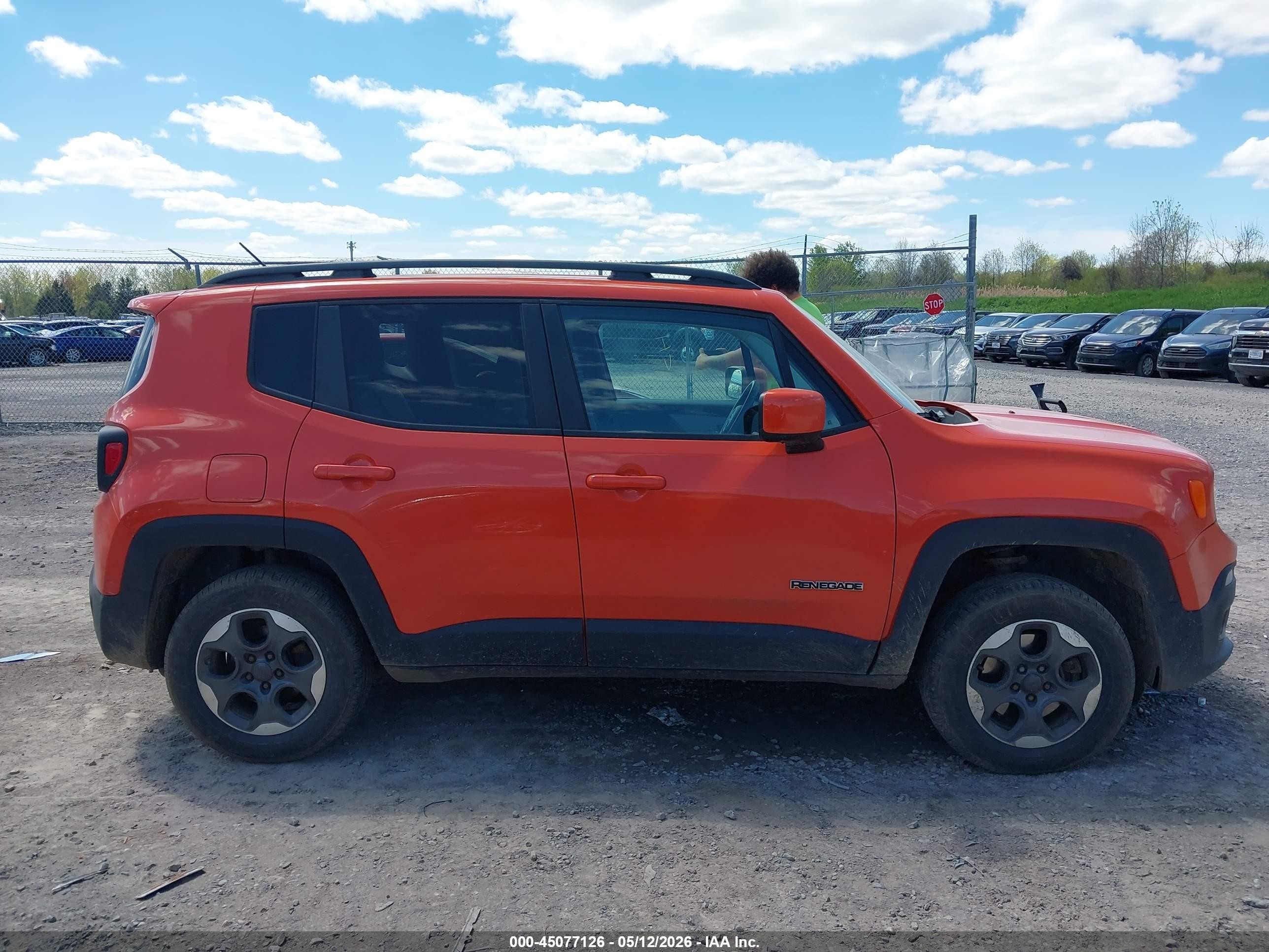 2015 Jeep Renegade Latitude Orange vin: ZACCJBBH7FPC20747