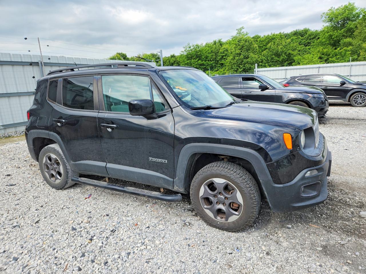 2015 Jeep Renegade Latitude Black vin: ZACCJBBH7FPC31182
