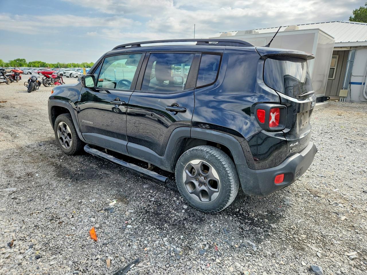2015 Jeep Renegade Latitude Black vin: ZACCJBBH7FPC31182