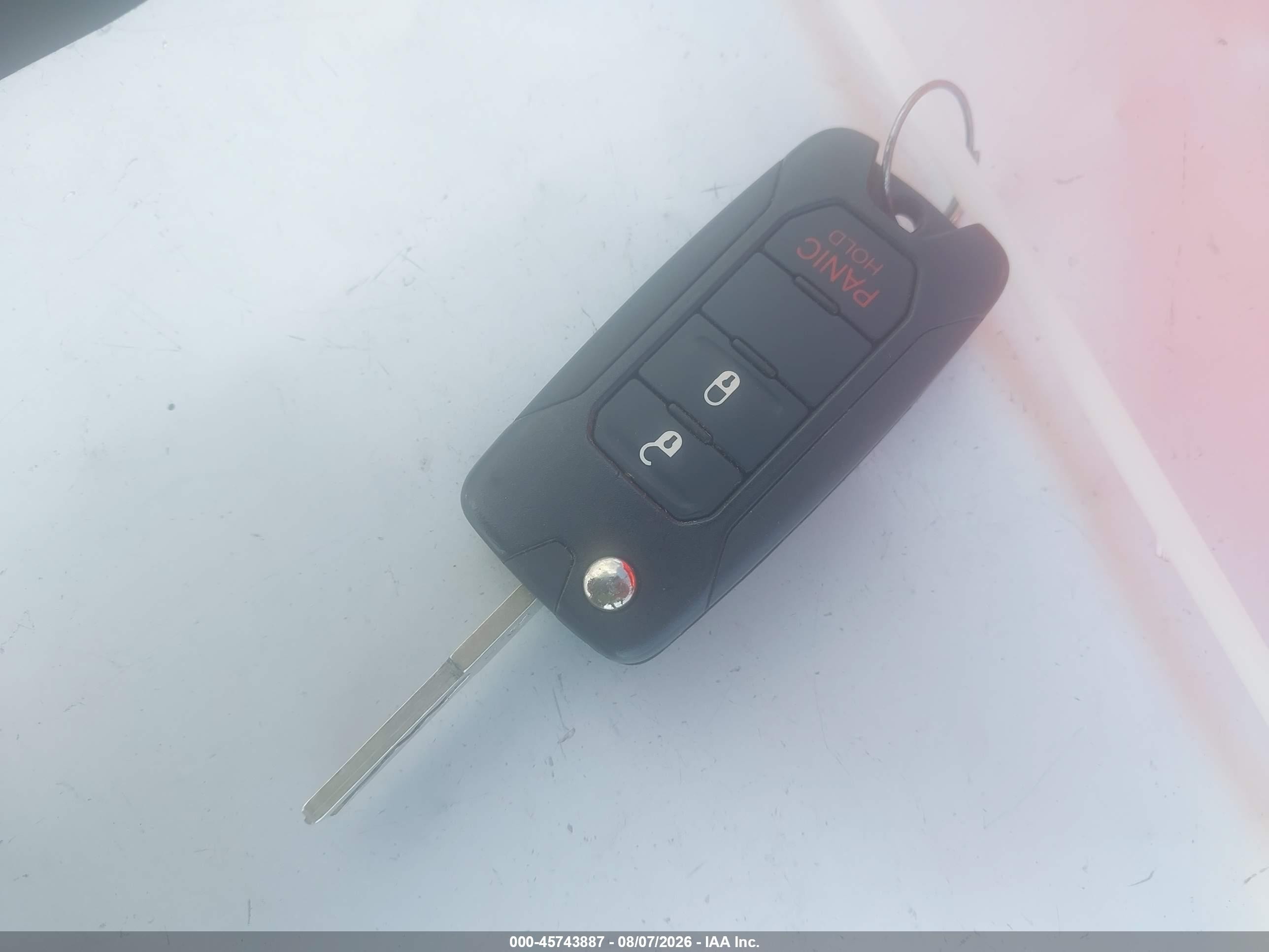 2015 Jeep Renegade Latitude Silver vin: ZACCJBBH8FPB99066