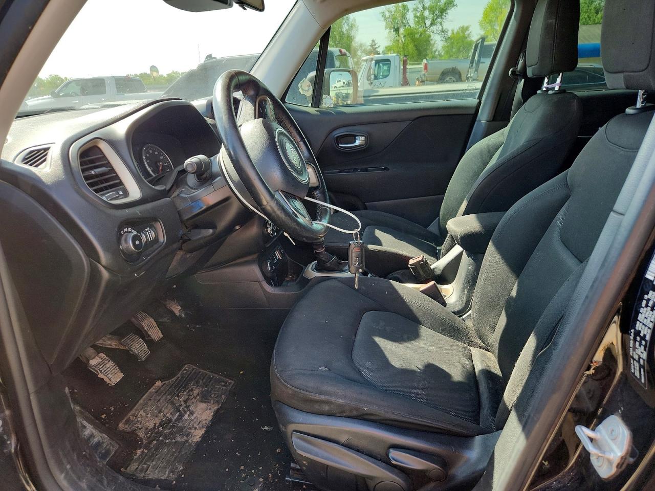2015 Jeep Renegade Latitude Black vin: ZACCJBBH9FPB79098