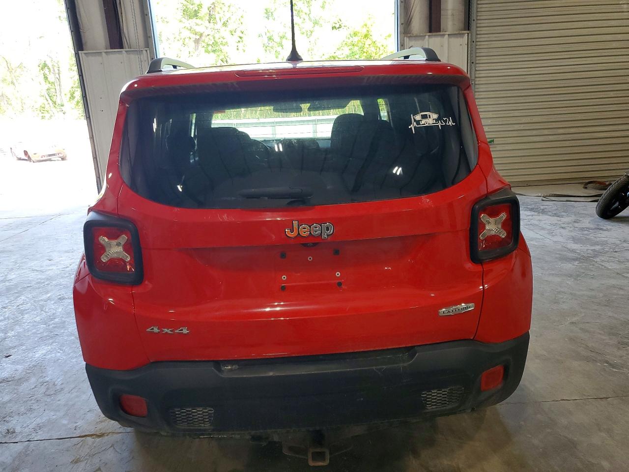2015 Jeep Renegade Latitude Red vin: ZACCJBBHXFPC34805
