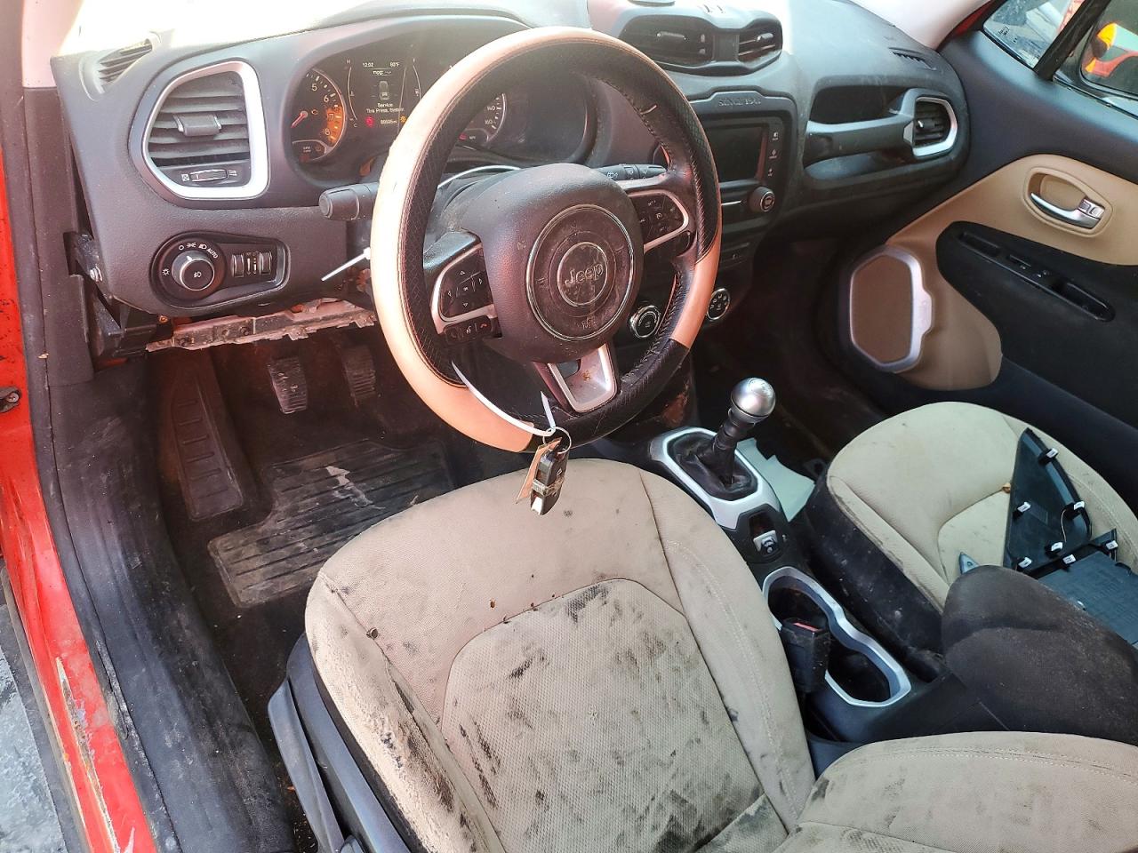 2015 Jeep Renegade Latitude Red vin: ZACCJBBHXFPC34805