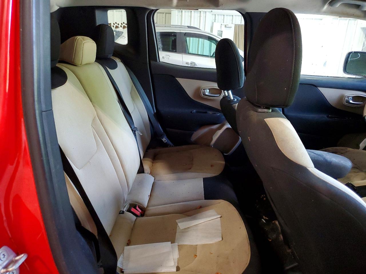 2015 Jeep Renegade Latitude Red vin: ZACCJBBHXFPC34805