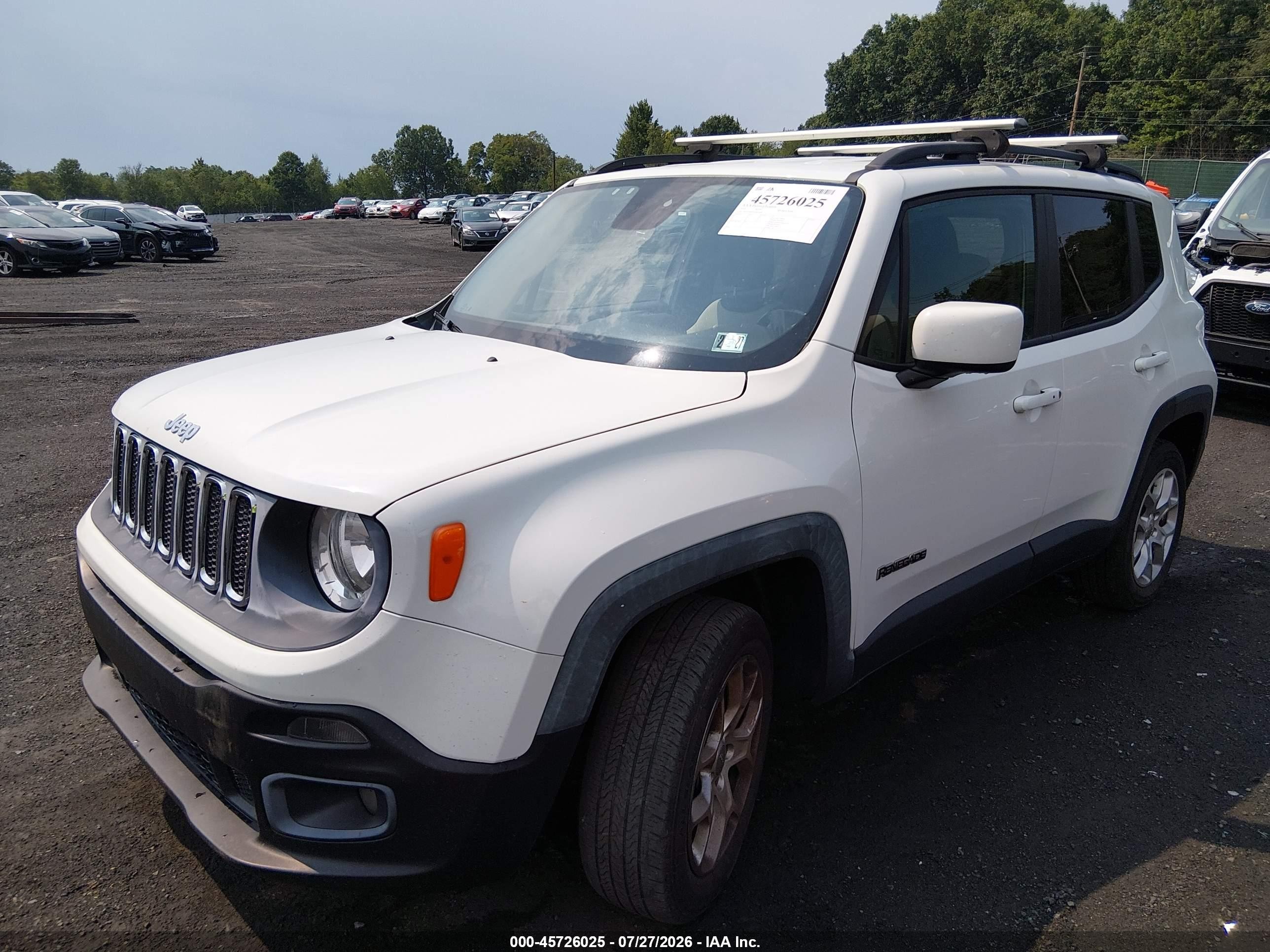 2015 Jeep Renegade Latitude White vin: ZACCJBBT0FPB21806