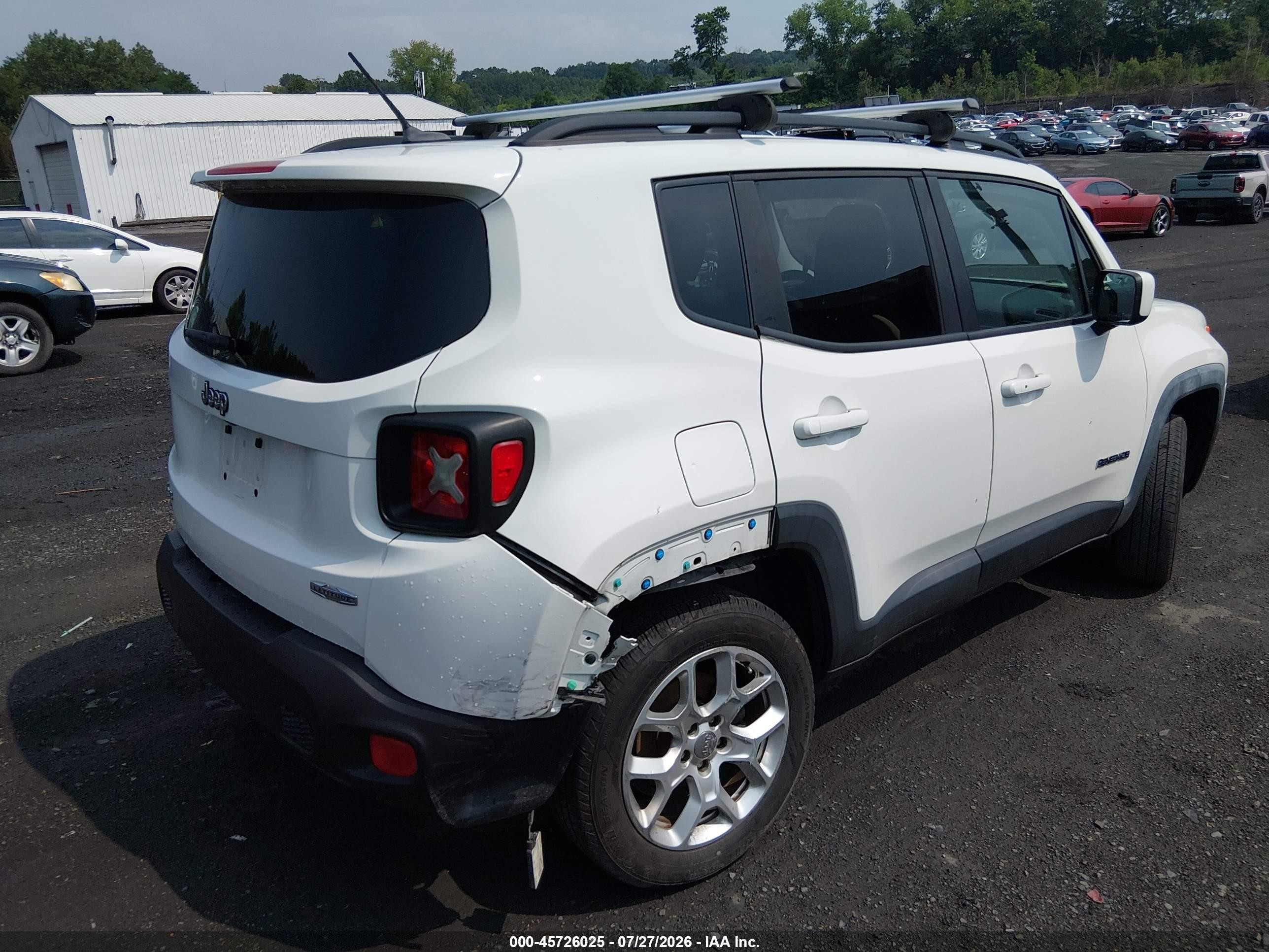 2015 Jeep Renegade Latitude White vin: ZACCJBBT0FPB21806