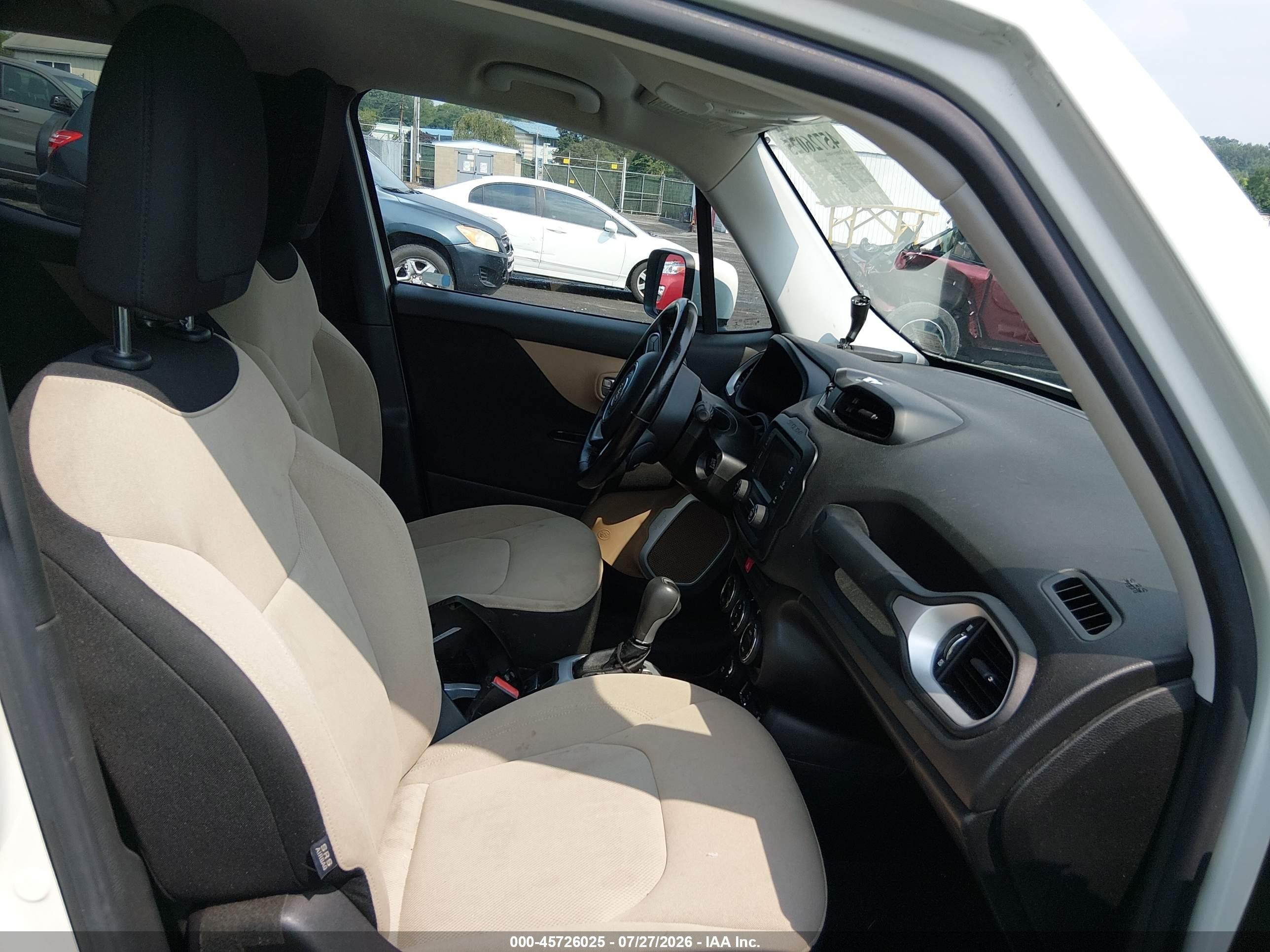 2015 Jeep Renegade Latitude White vin: ZACCJBBT0FPB21806