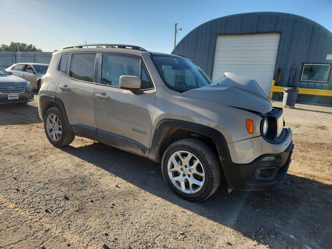 2015 Jeep Renegade Latitude Кремовый vin: ZACCJBBT0FPB37293