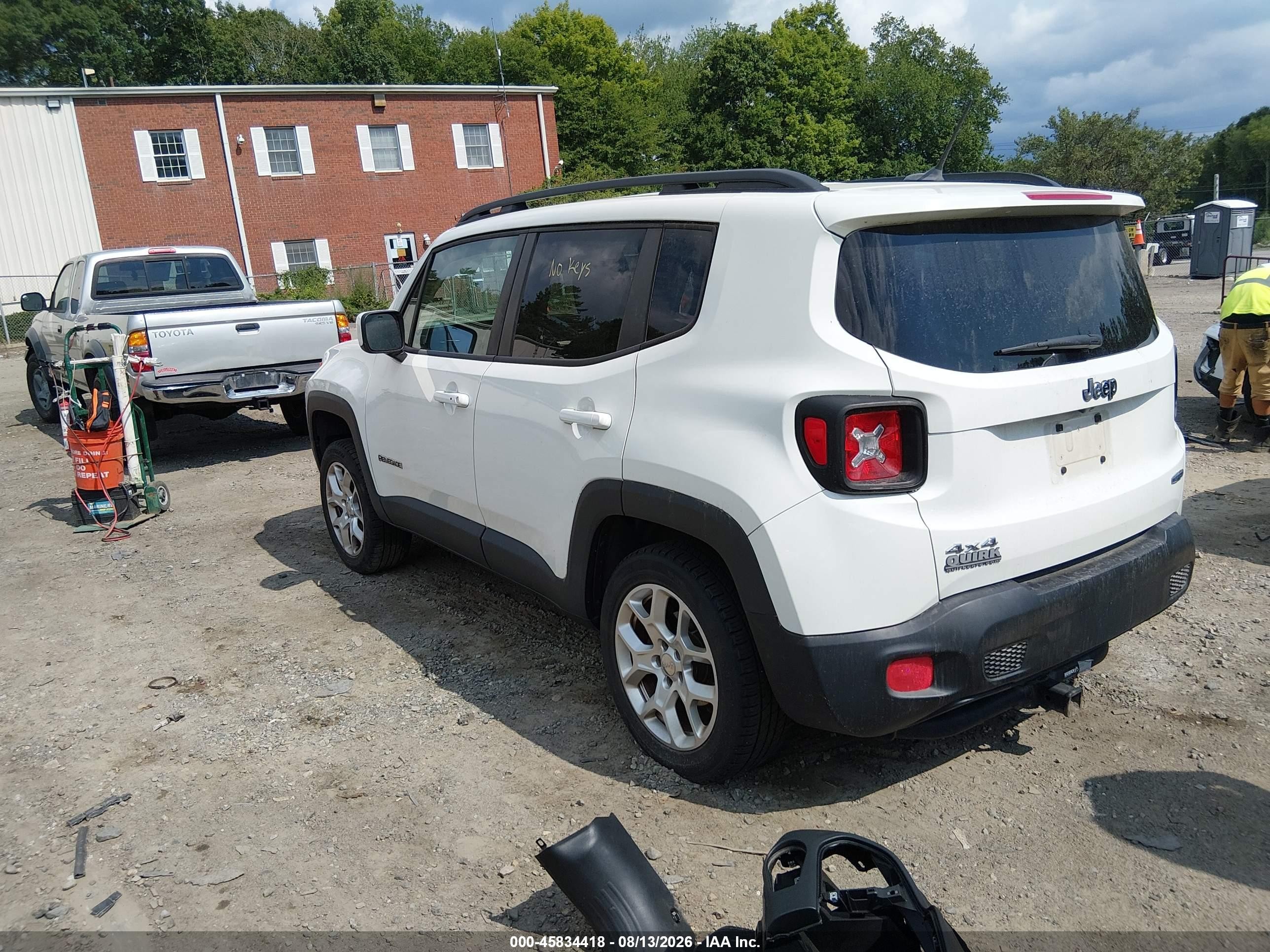 2015 Jeep Renegade Latitude Black vin: ZACCJBBT0FPB54725