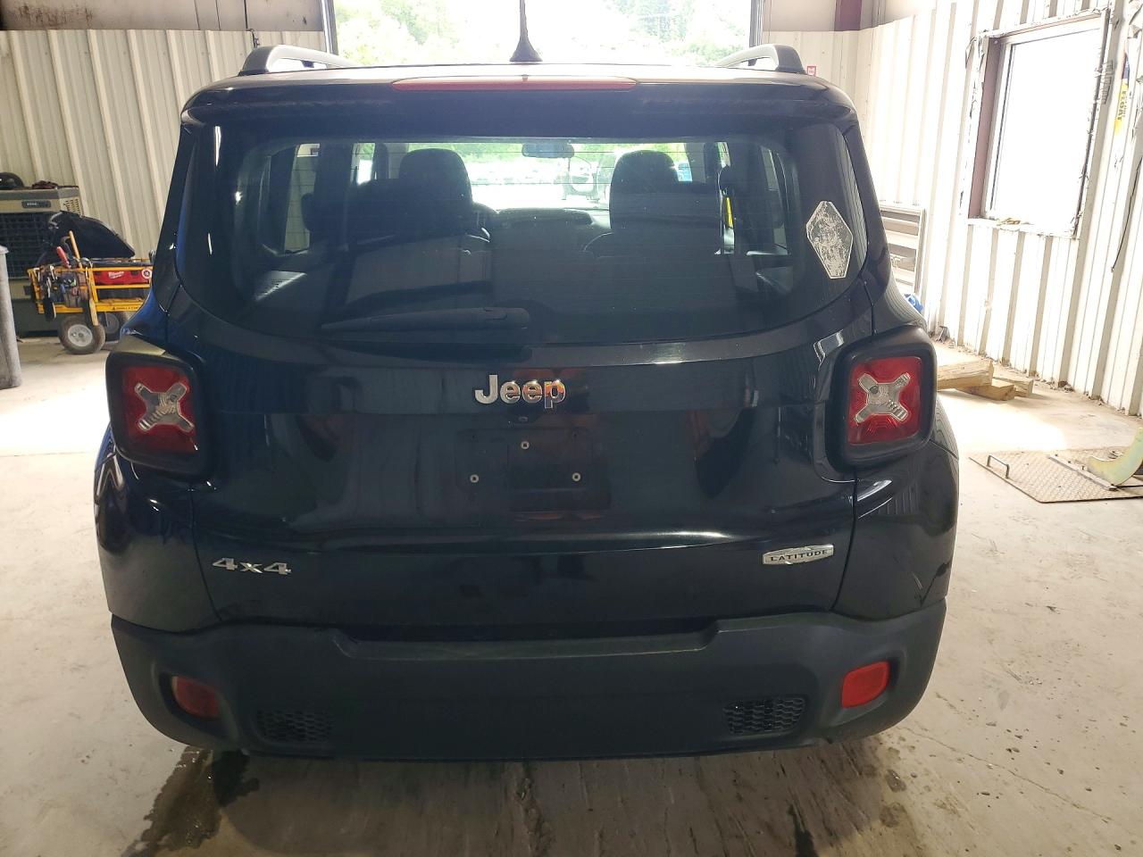 2015 Jeep Renegade Latitude Black vin: ZACCJBBT0FPB59589