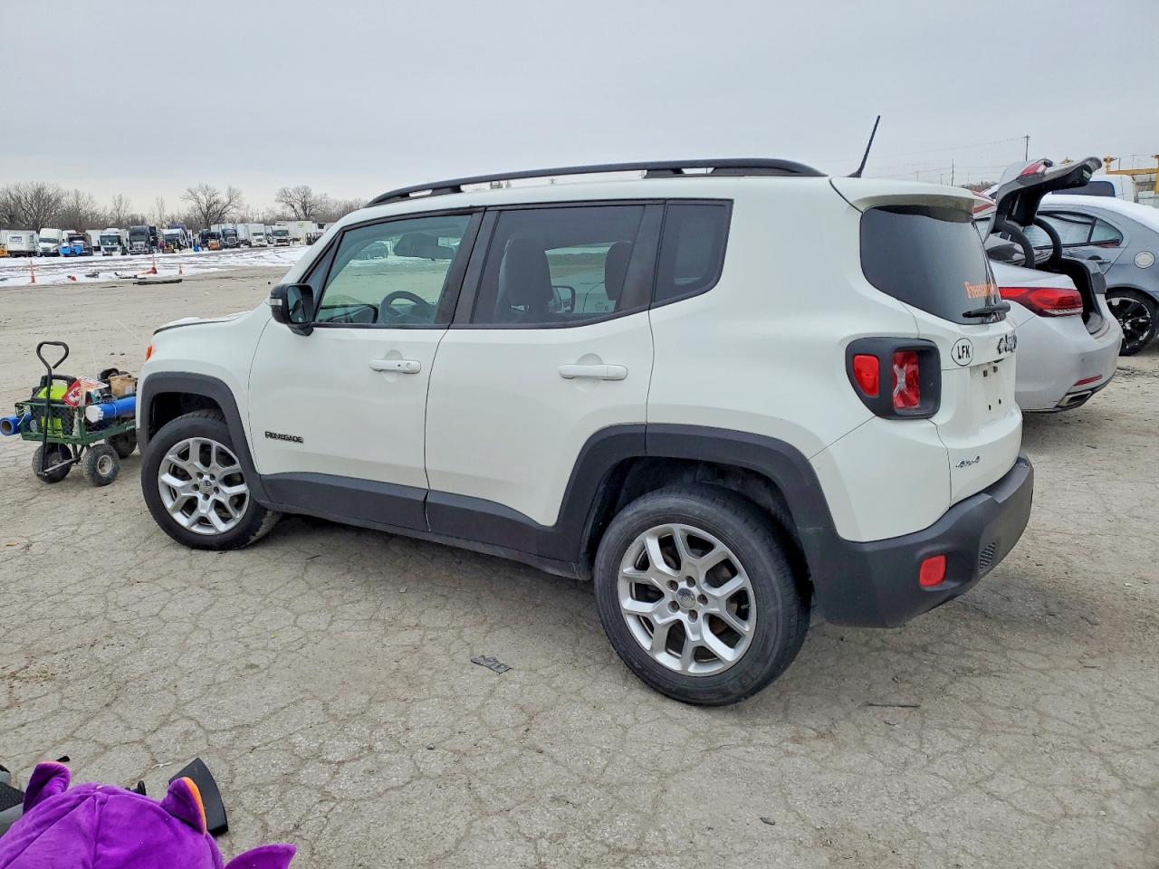 2015 Jeep Renegade Latitude Белый vin: ZACCJBBT0FPB59739