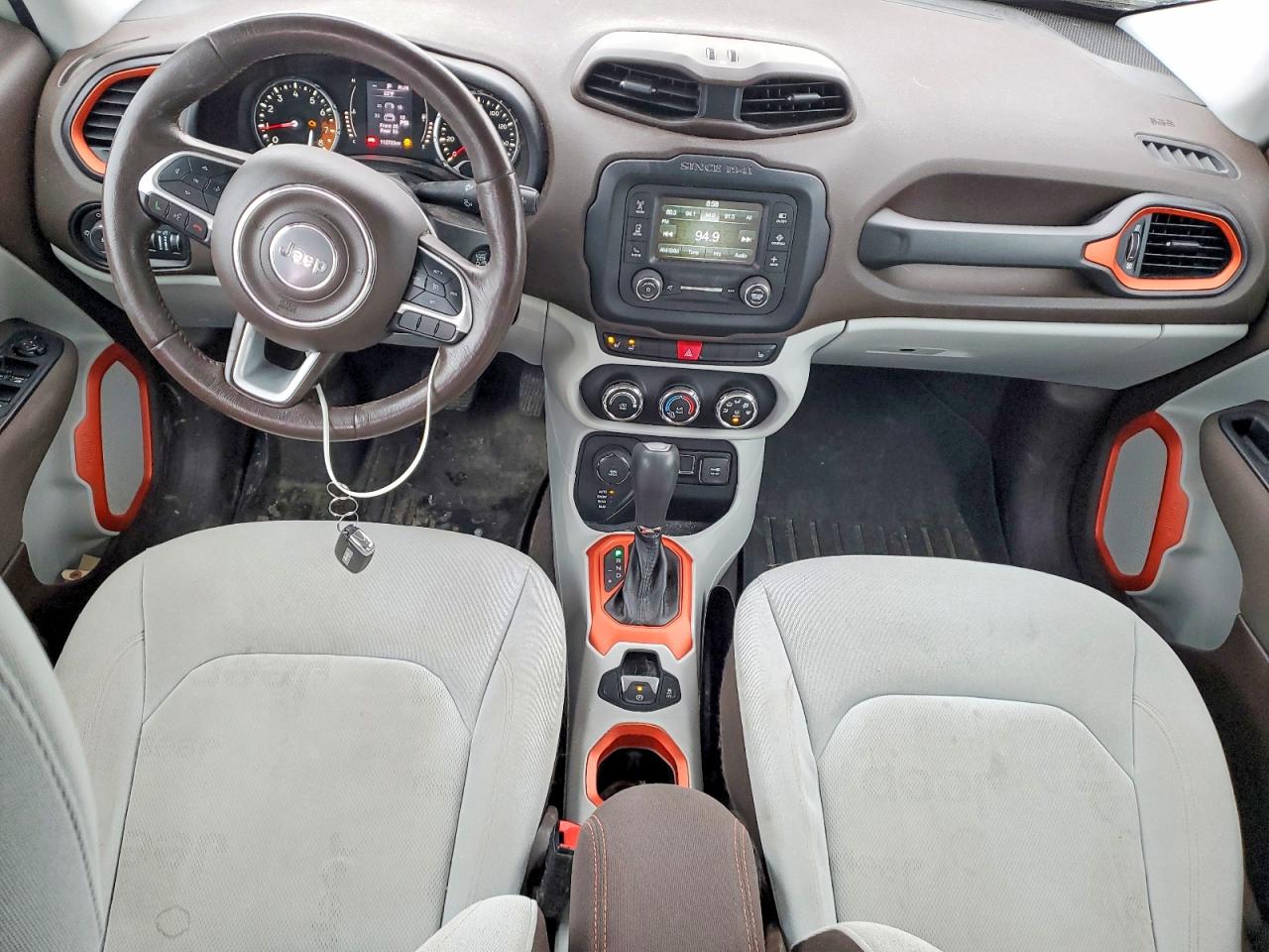 2015 Jeep Renegade Latitude Белый vin: ZACCJBBT0FPB59739