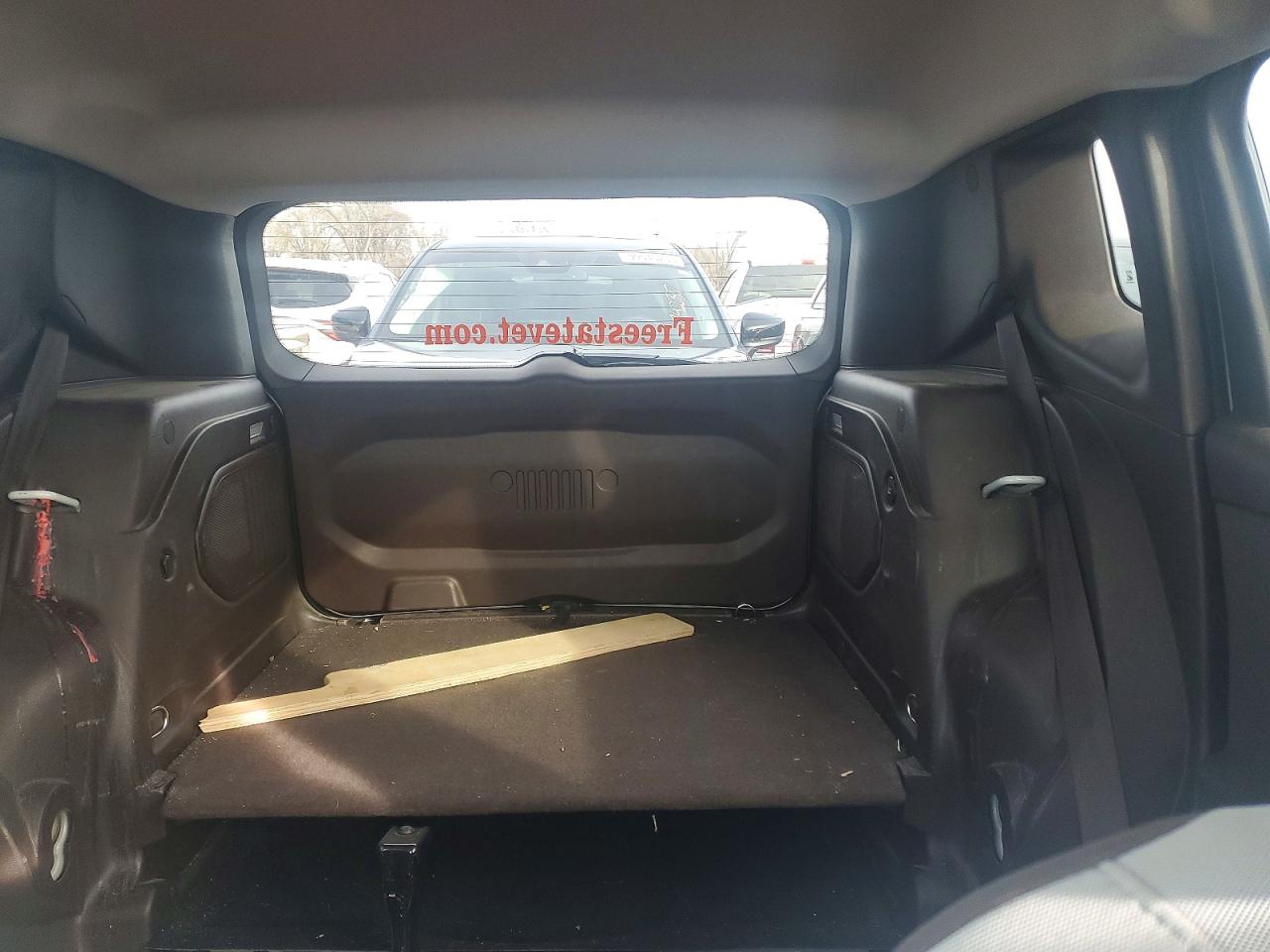2015 Jeep Renegade Latitude Белый vin: ZACCJBBT0FPB59739