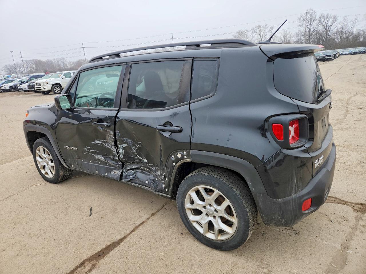 2015 Jeep Renegade Latitude Black vin: ZACCJBBT0FPB61278