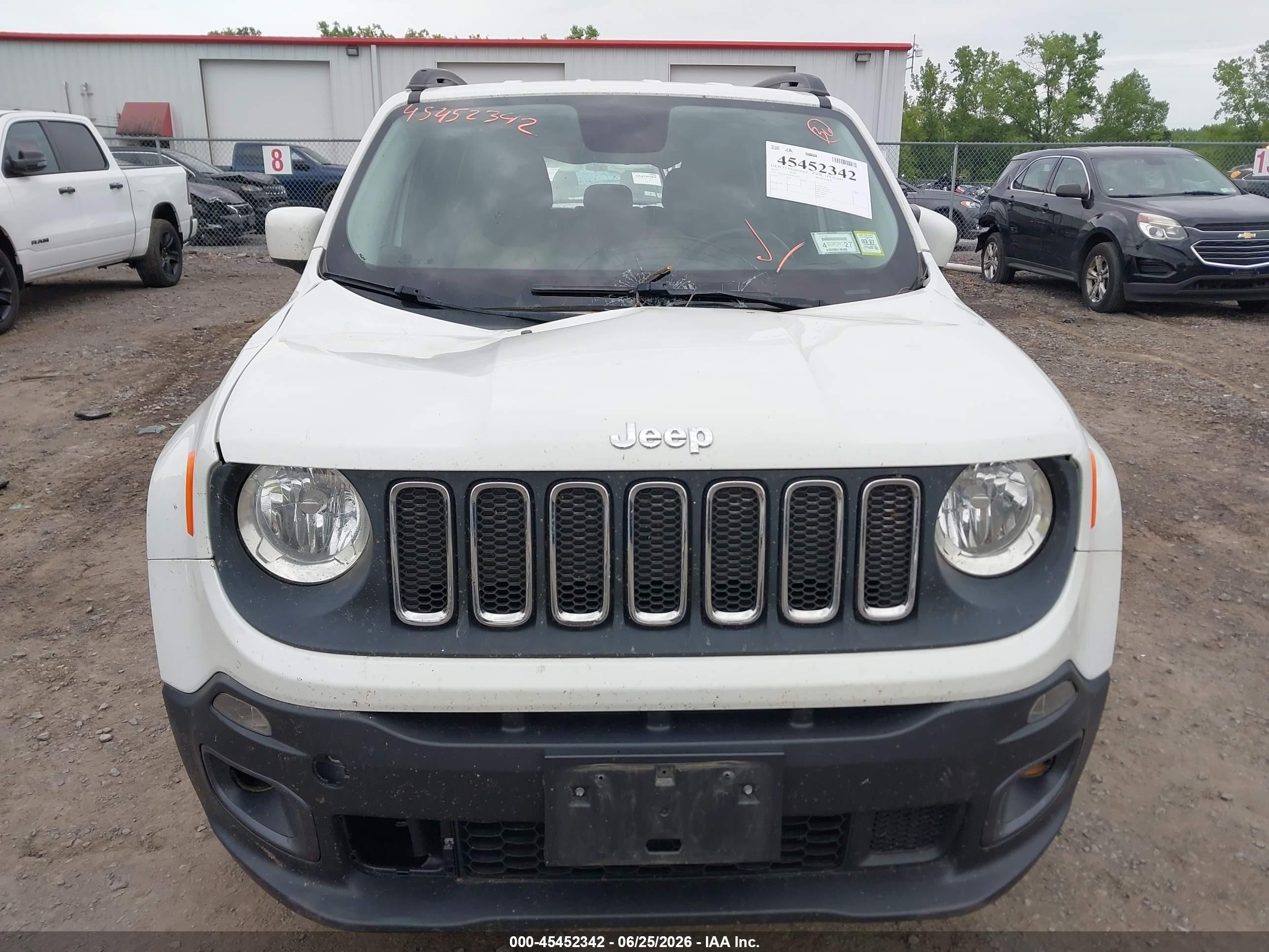 2015 Jeep Renegade Latitude White vin: ZACCJBBT0FPB62410