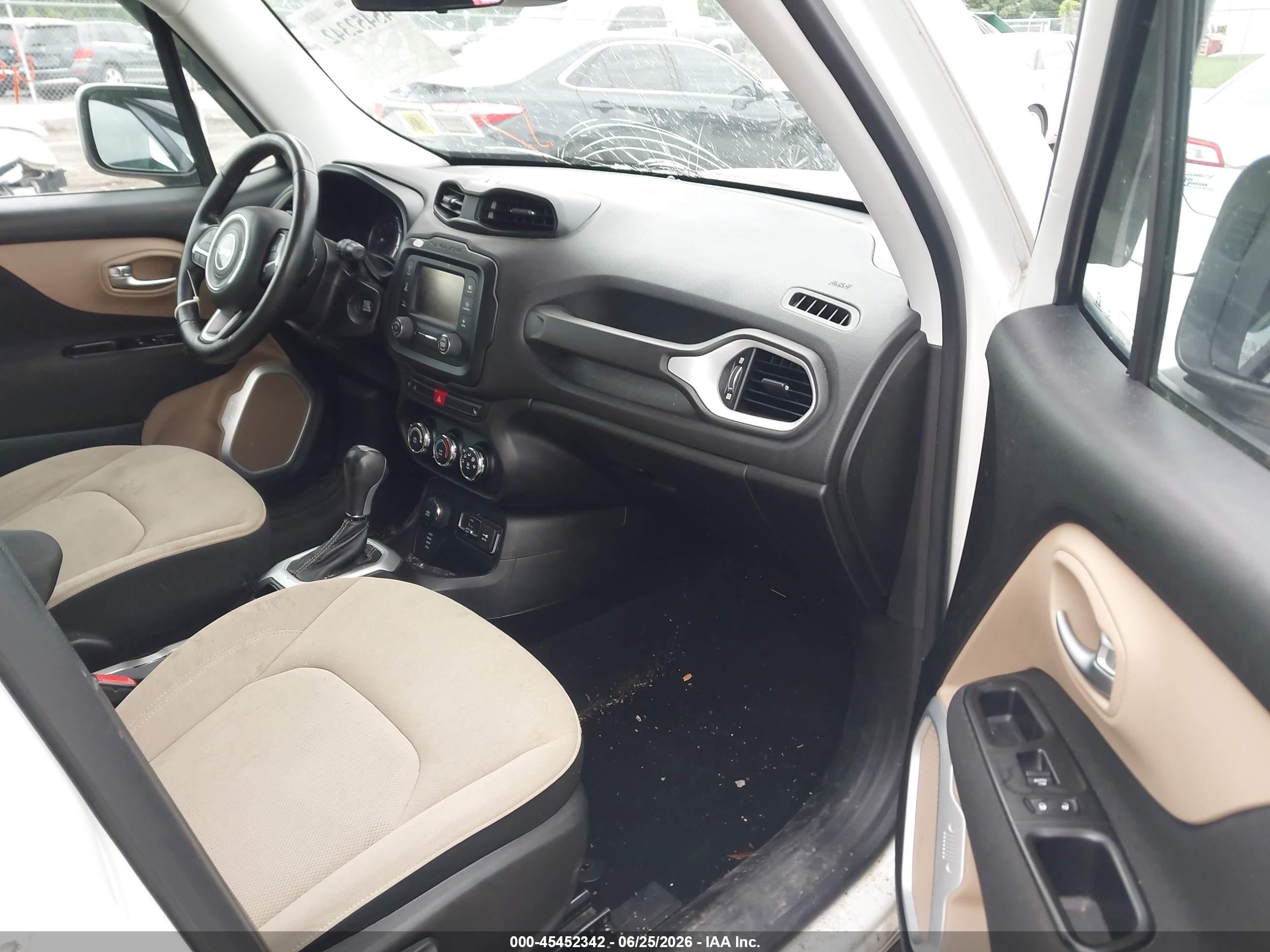 2015 Jeep Renegade Latitude White vin: ZACCJBBT0FPB62410