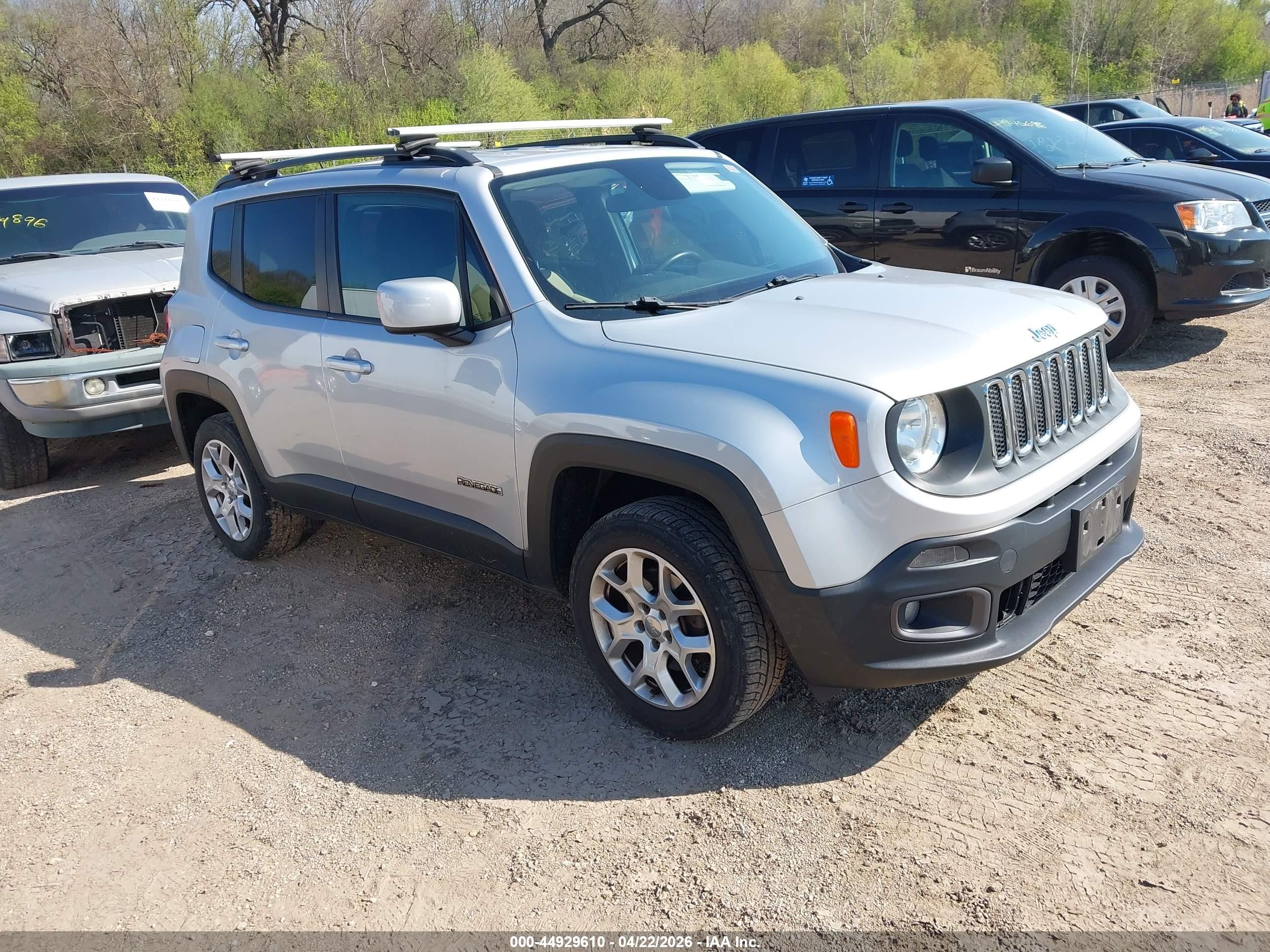 2015 Jeep Renegade Latitude Silver vin: ZACCJBBT0FPB64239