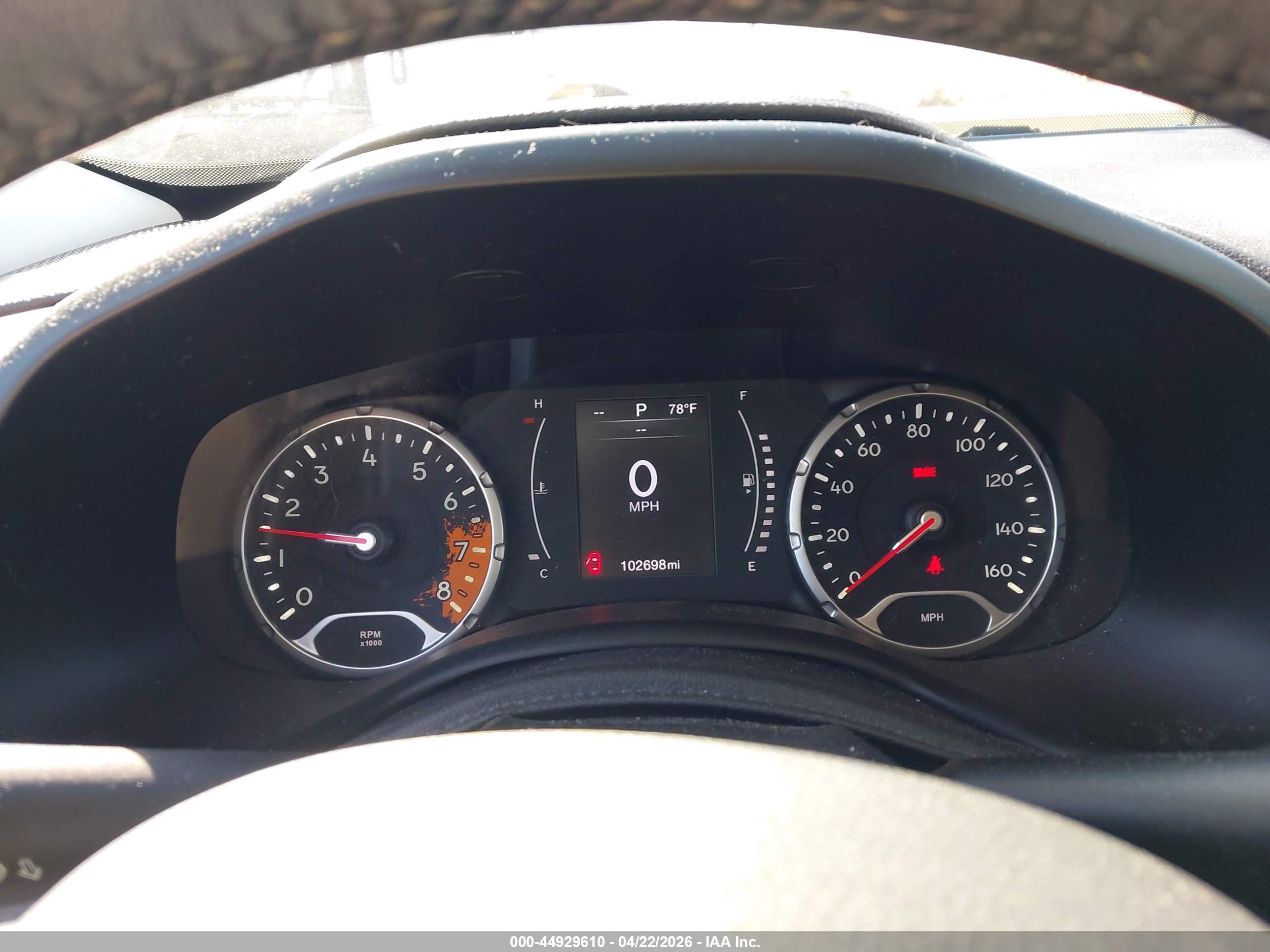 2015 Jeep Renegade Latitude Silver vin: ZACCJBBT0FPB64239