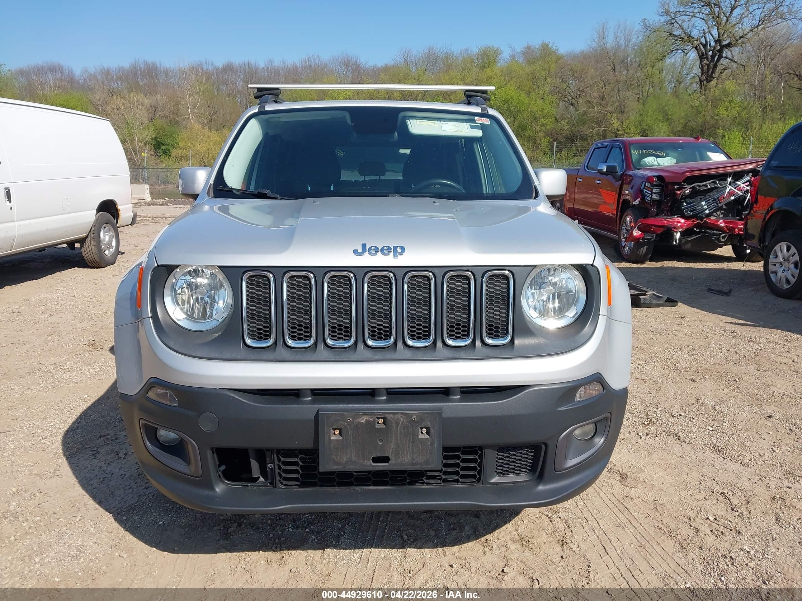 2015 Jeep Renegade Latitude Silver vin: ZACCJBBT0FPB64239