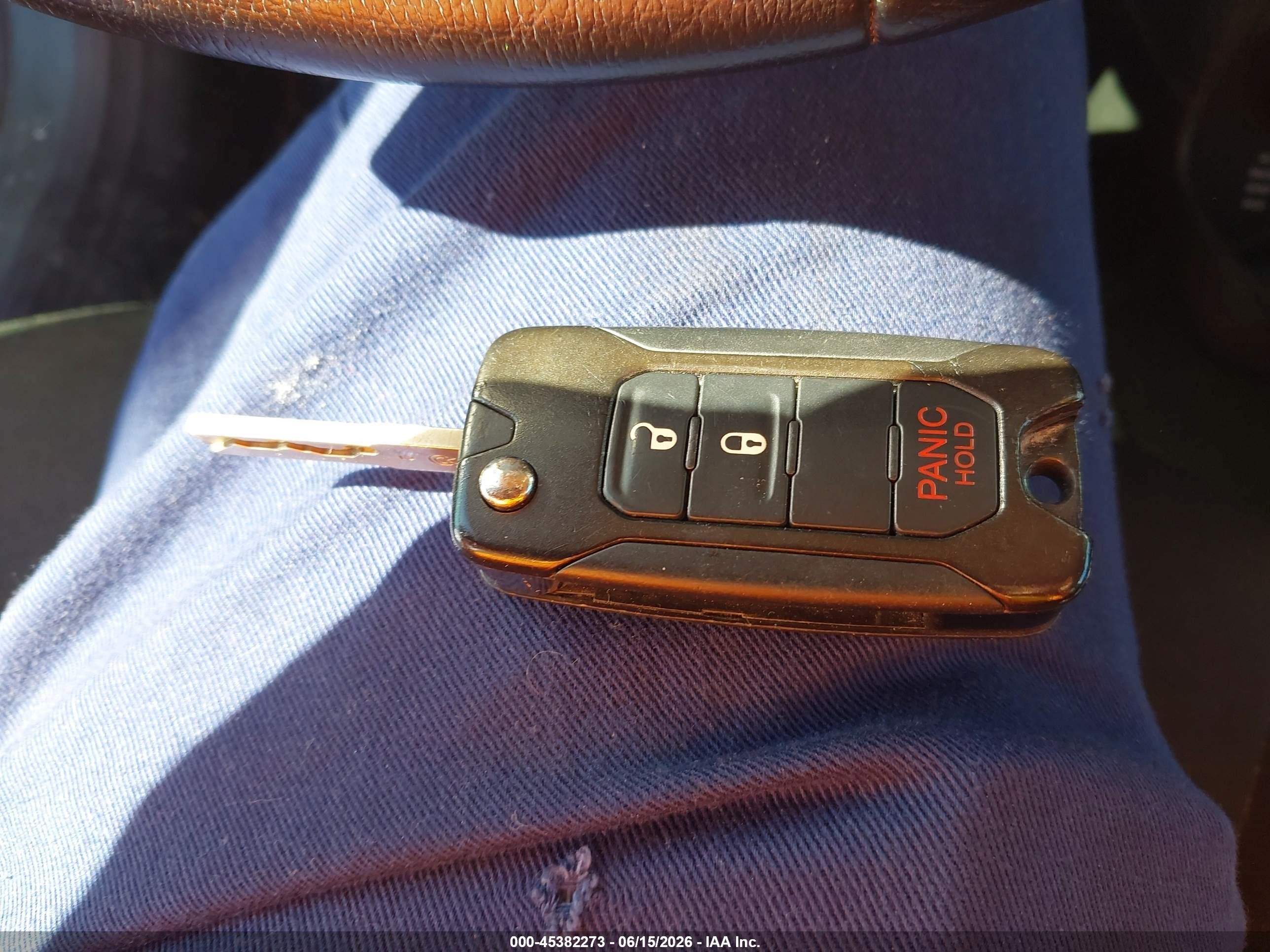 2015 Jeep Renegade Latitude Tan vin: ZACCJBBT0FPB64349