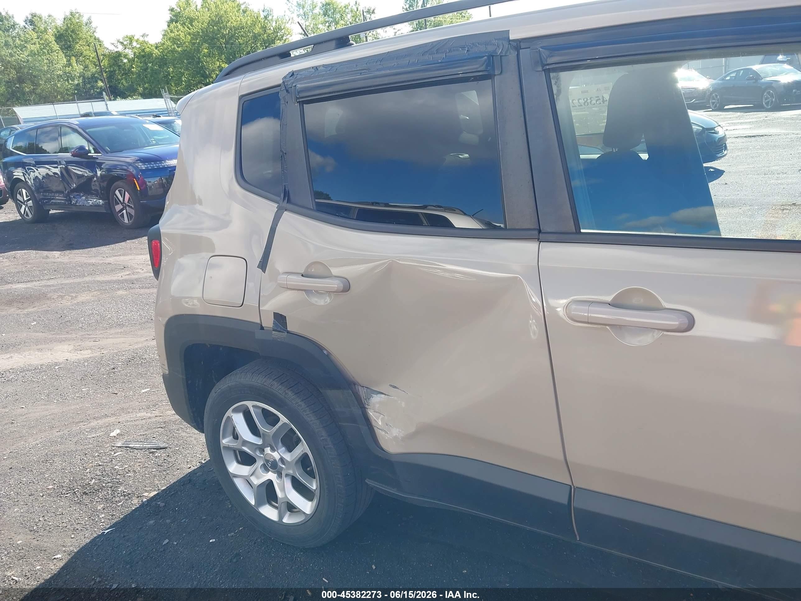2015 Jeep Renegade Latitude Tan vin: ZACCJBBT0FPB64349