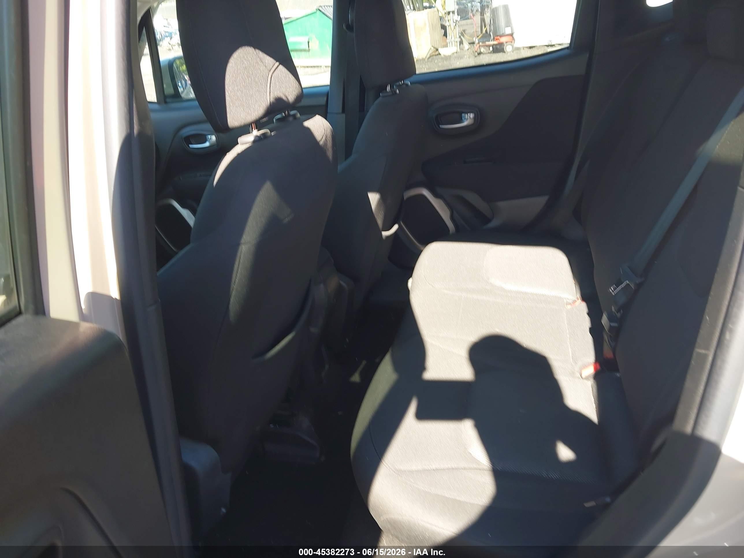 2015 Jeep Renegade Latitude Tan vin: ZACCJBBT0FPB64349