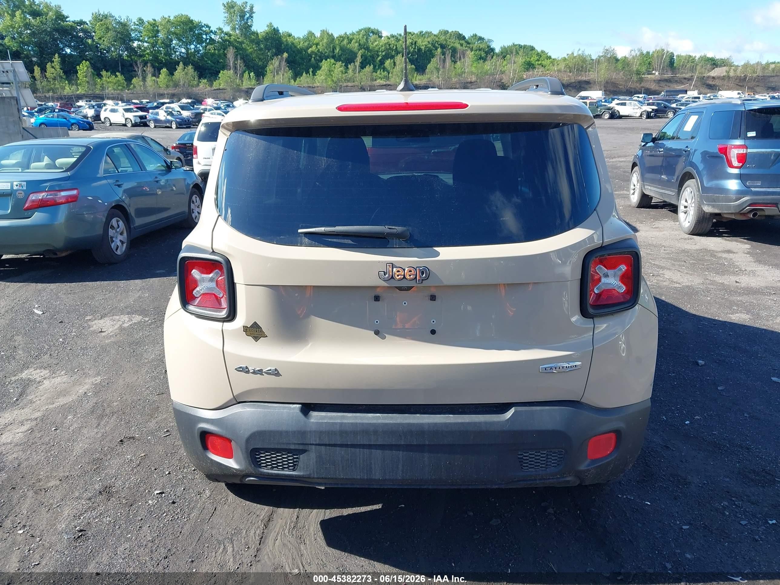 2015 Jeep Renegade Latitude Tan vin: ZACCJBBT0FPB64349