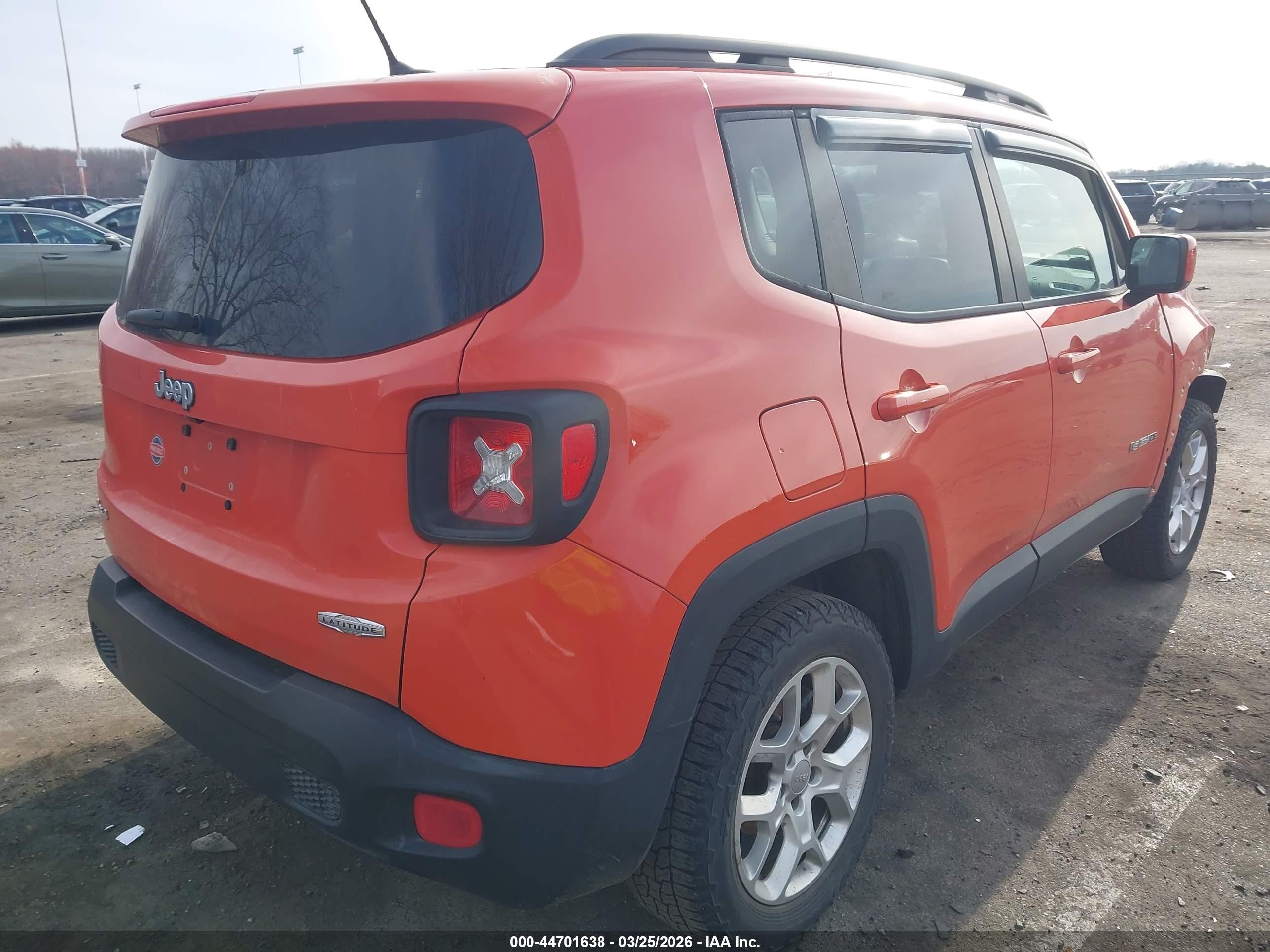 2015 Jeep Renegade Latitude Оранжевый vin: ZACCJBBT0FPB66649
