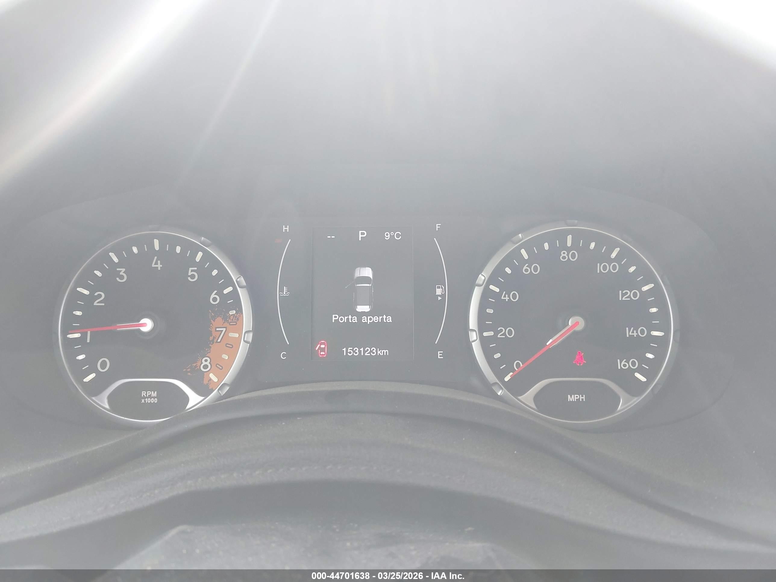 2015 Jeep Renegade Latitude Оранжевый vin: ZACCJBBT0FPB66649