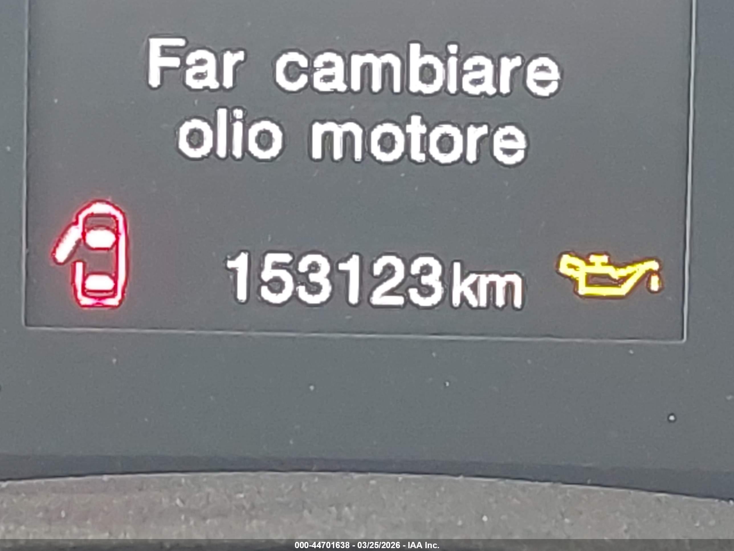2015 Jeep Renegade Latitude Оранжевый vin: ZACCJBBT0FPB66649