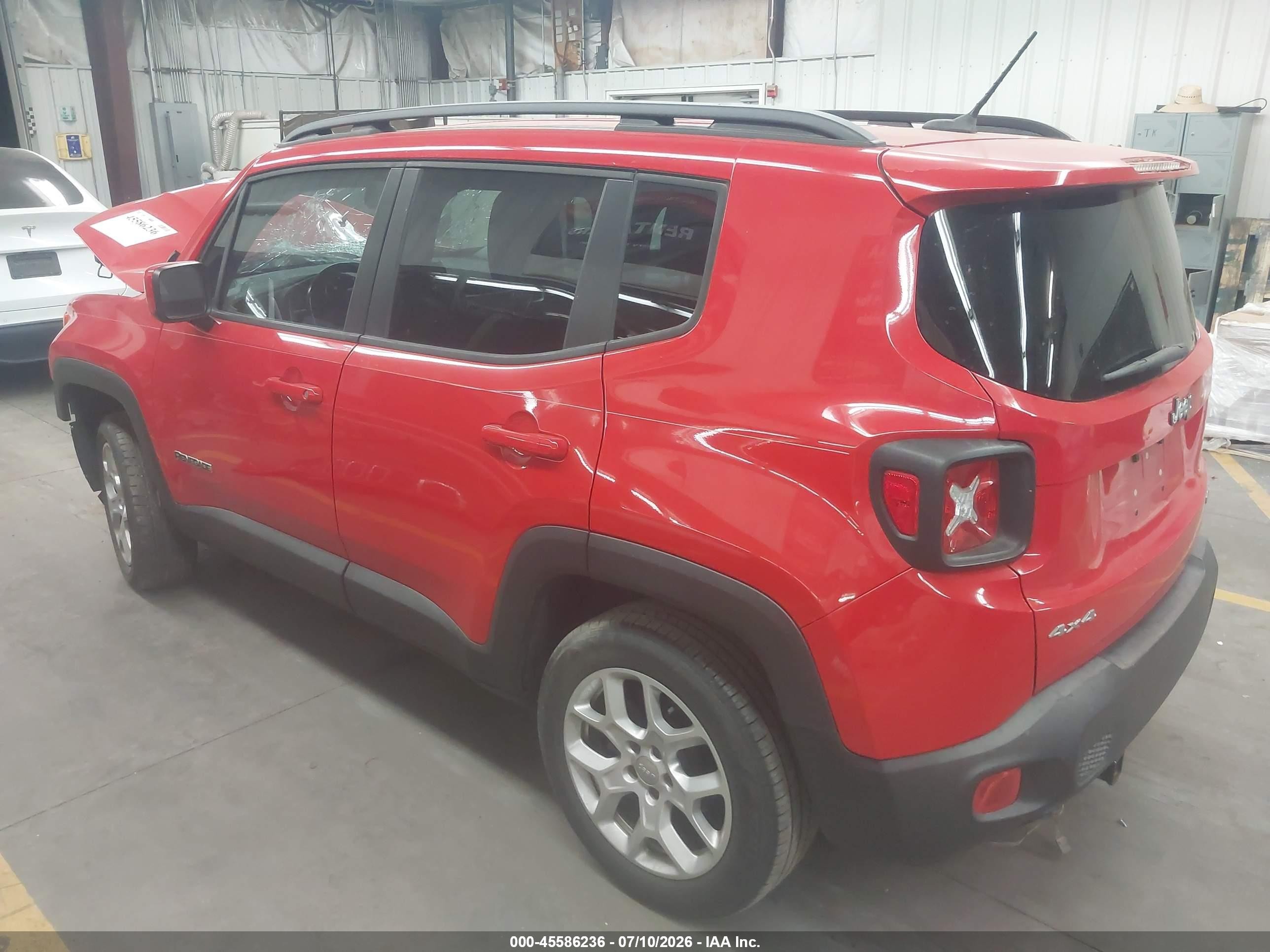 2015 Jeep Renegade Latitude Red vin: ZACCJBBT0FPB67196
