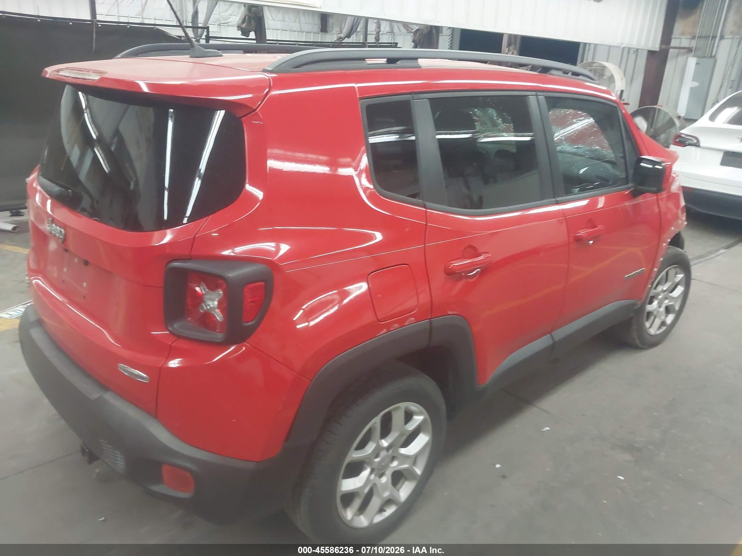 2015 Jeep Renegade Latitude Red vin: ZACCJBBT0FPB67196