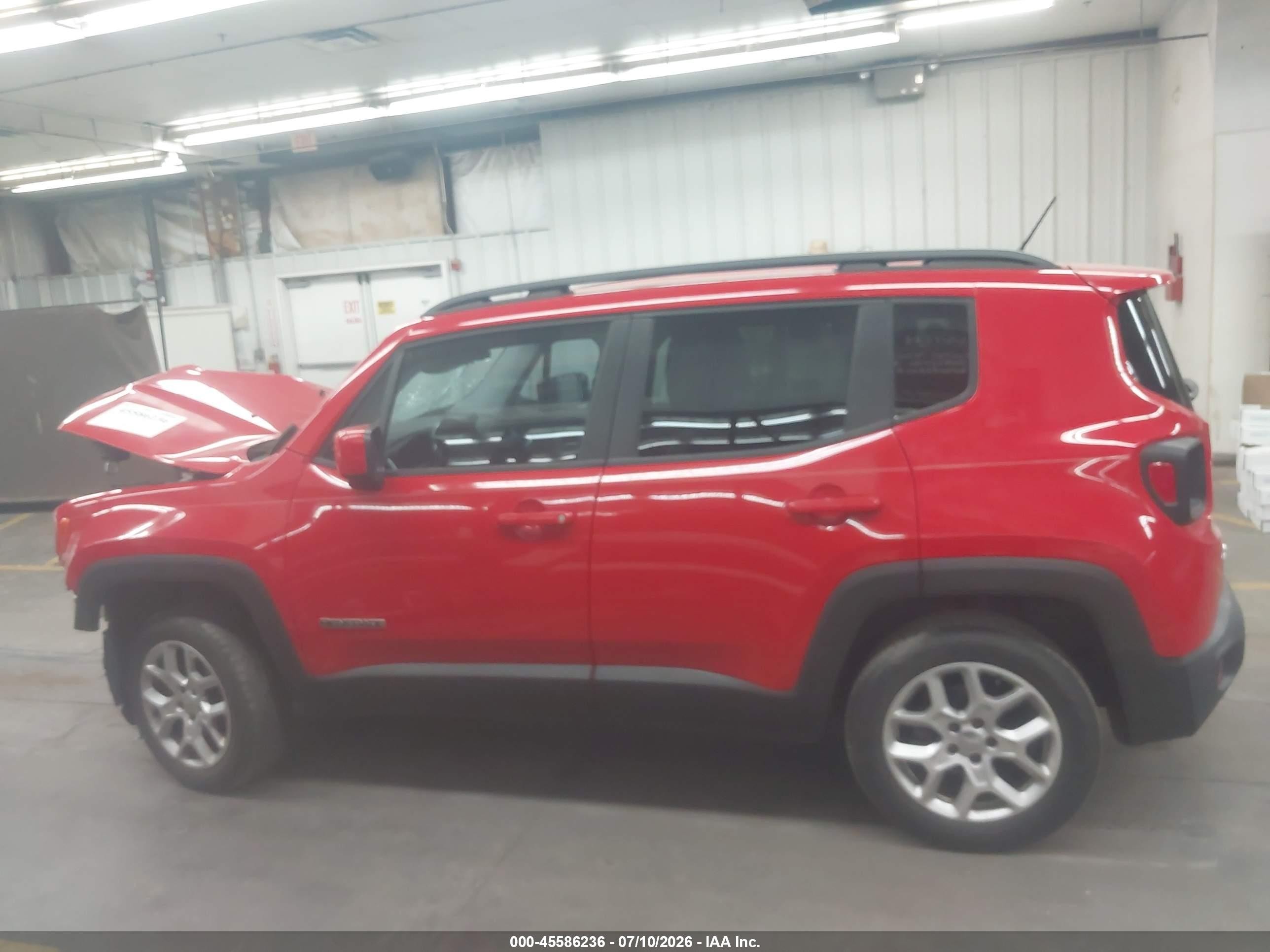 2015 Jeep Renegade Latitude Red vin: ZACCJBBT0FPB67196