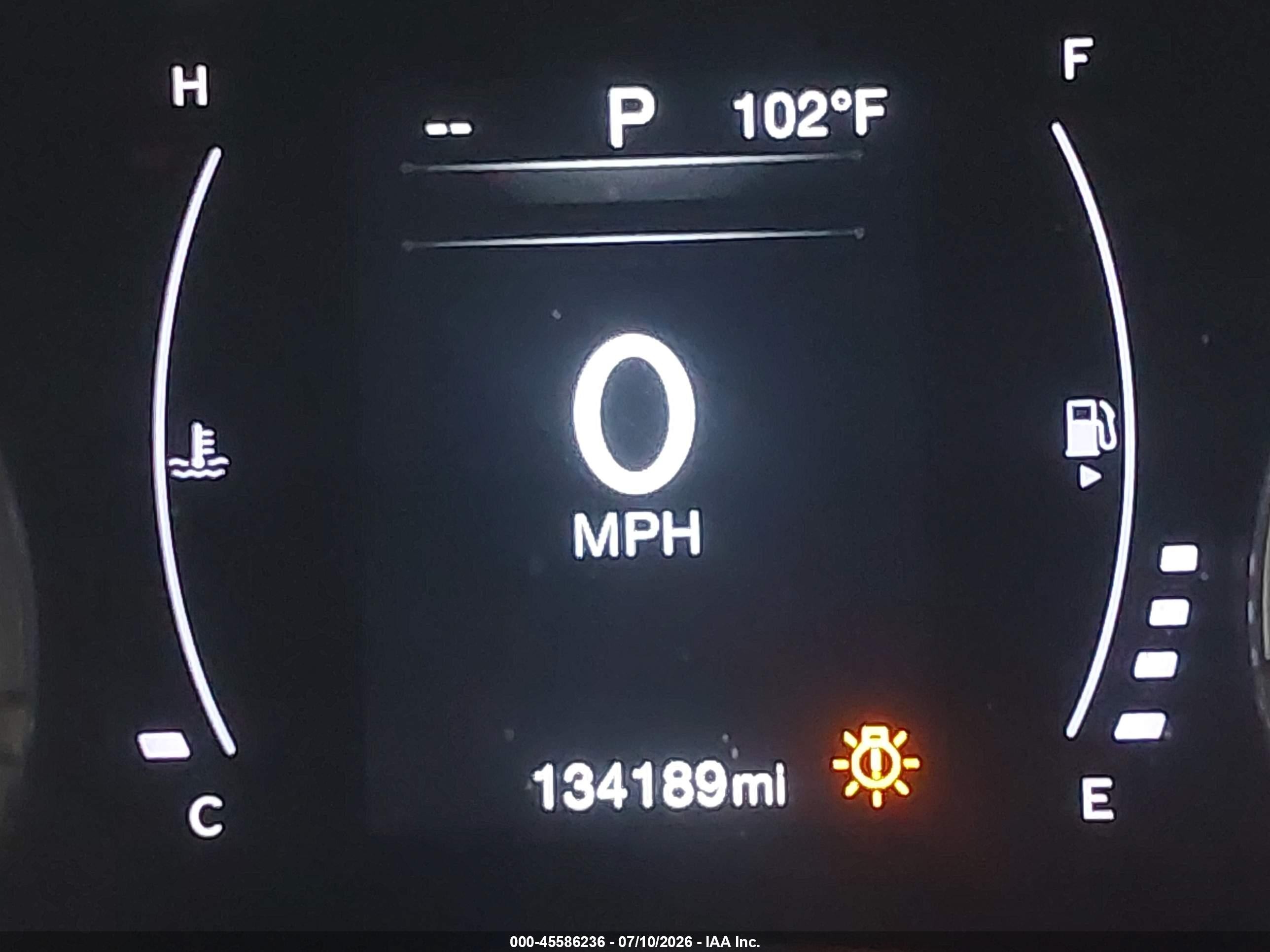 2015 Jeep Renegade Latitude Red vin: ZACCJBBT0FPB67196