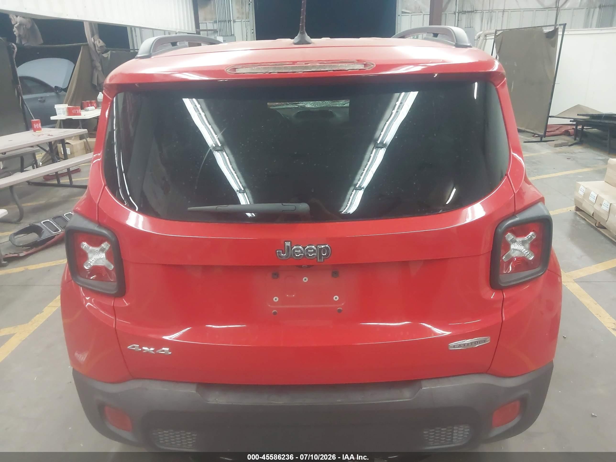 2015 Jeep Renegade Latitude Red vin: ZACCJBBT0FPB67196