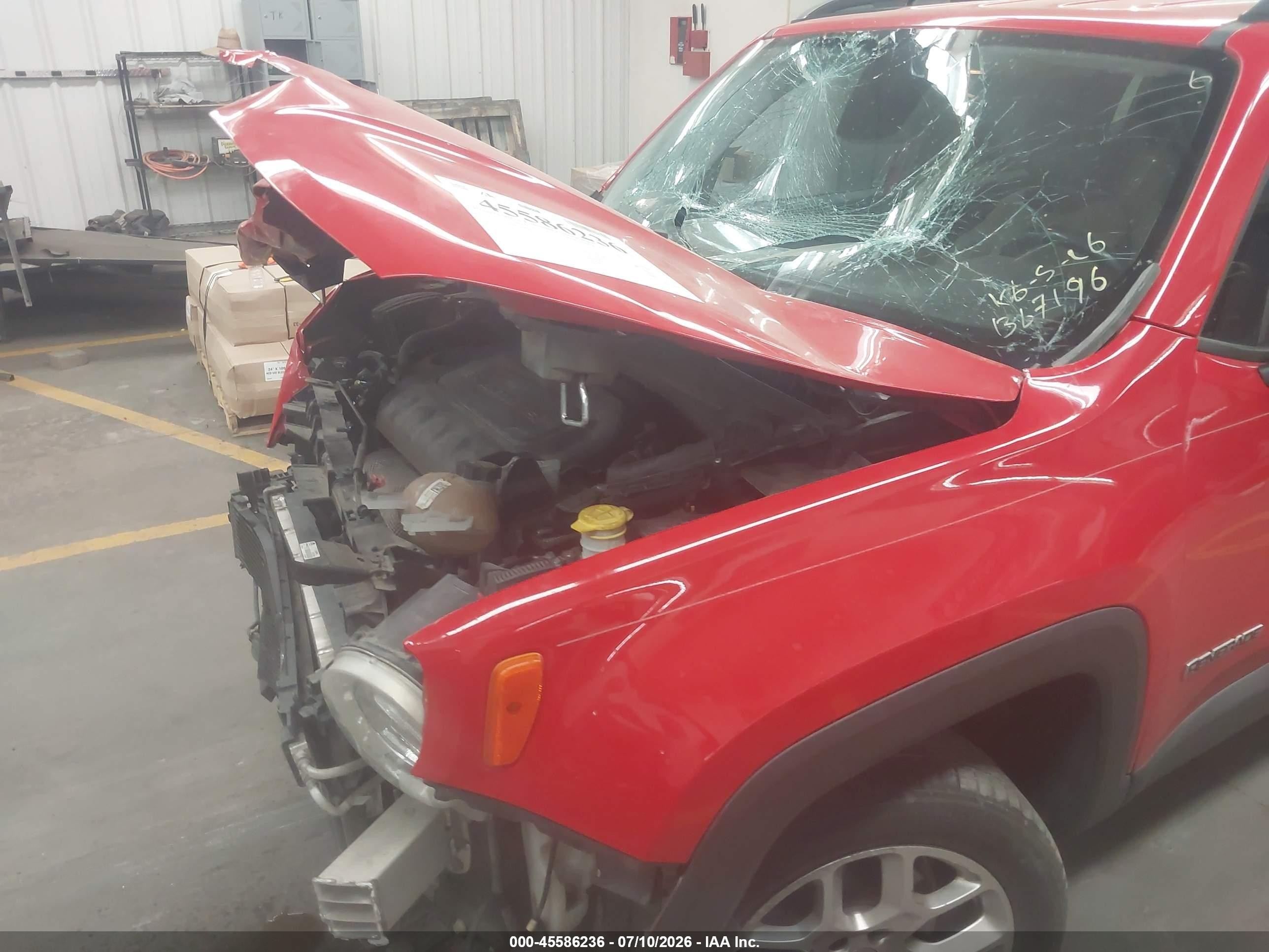 2015 Jeep Renegade Latitude Red vin: ZACCJBBT0FPB67196