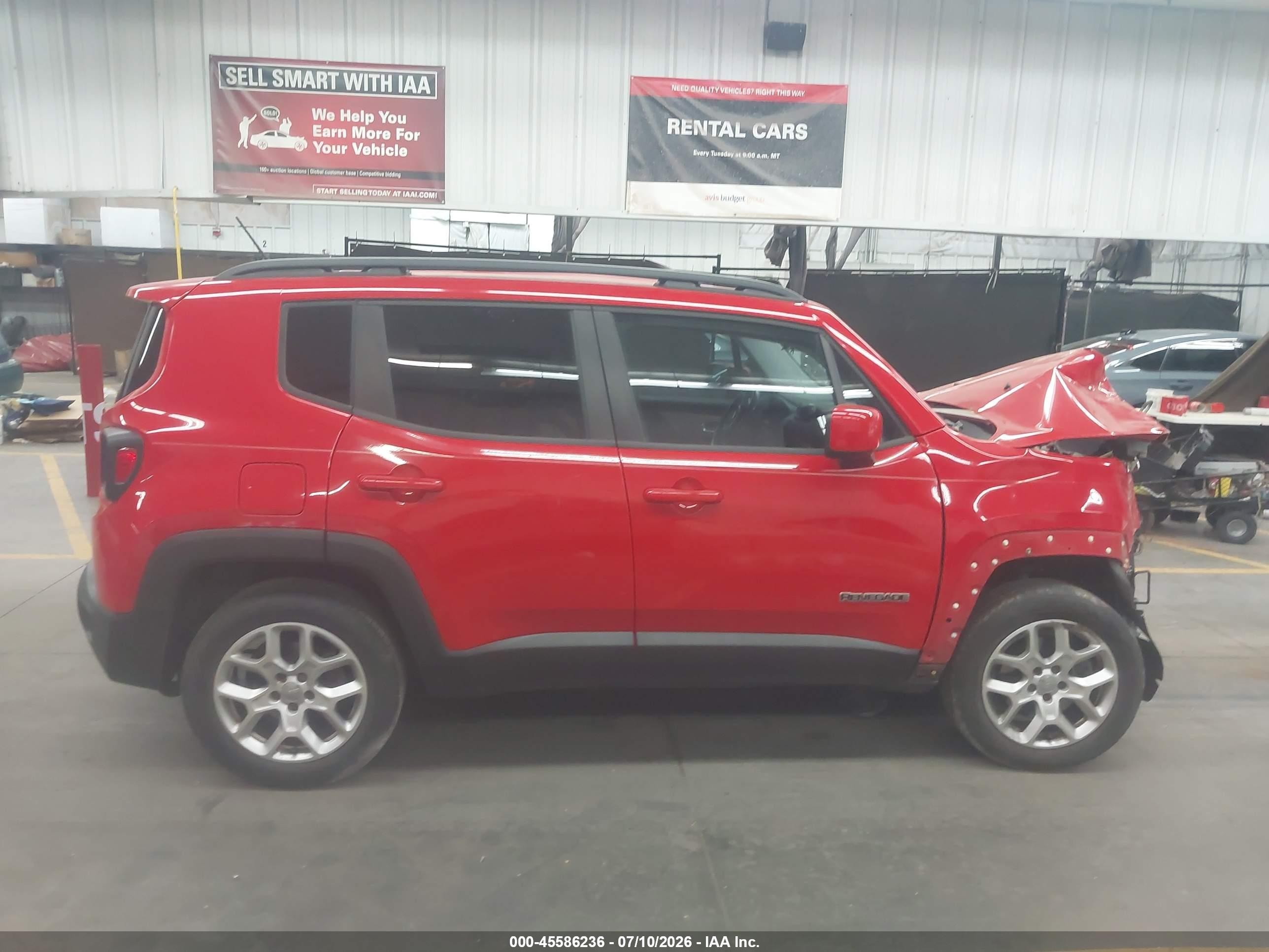 2015 Jeep Renegade Latitude Red vin: ZACCJBBT0FPB67196