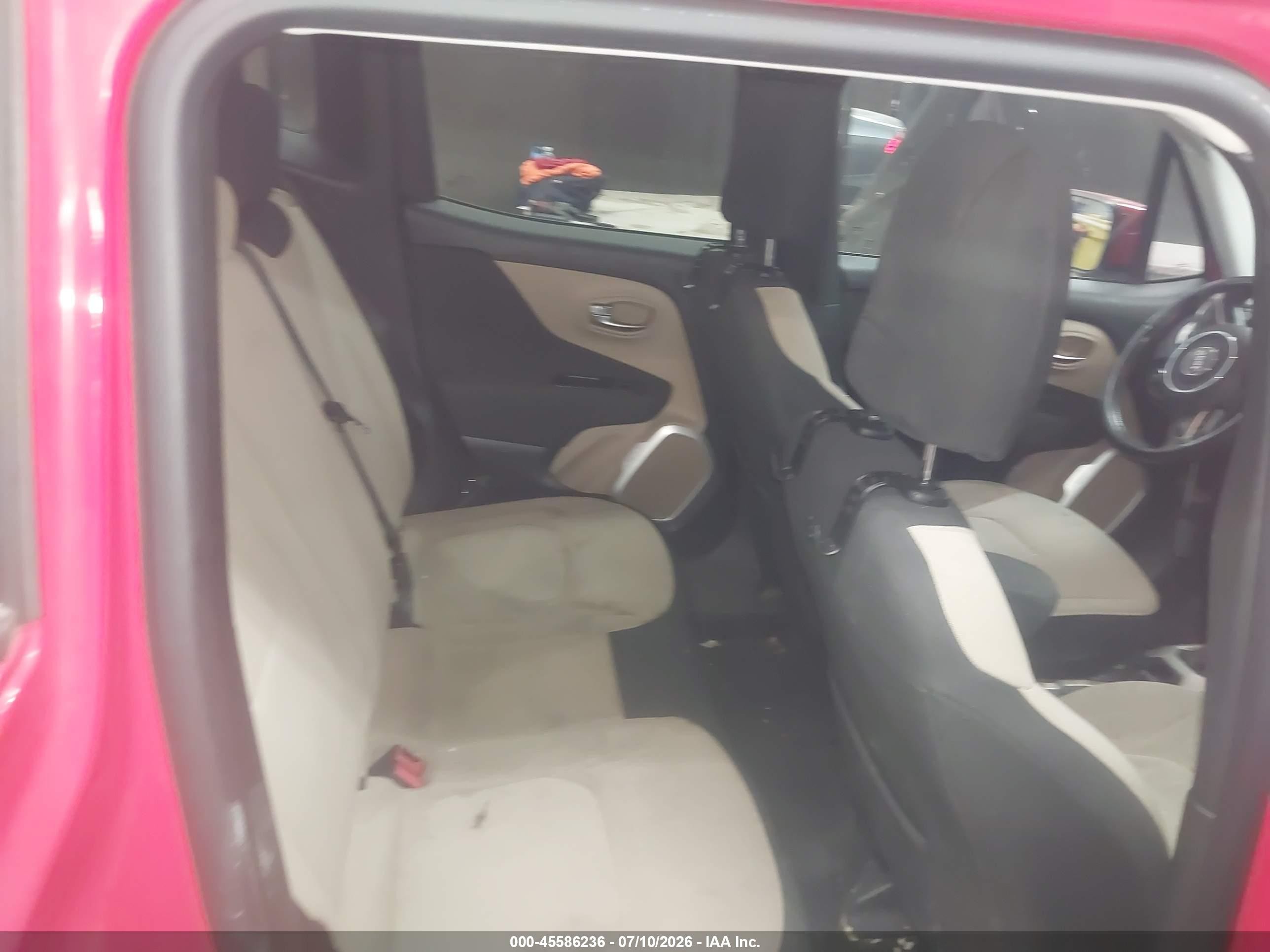 2015 Jeep Renegade Latitude Red vin: ZACCJBBT0FPB67196