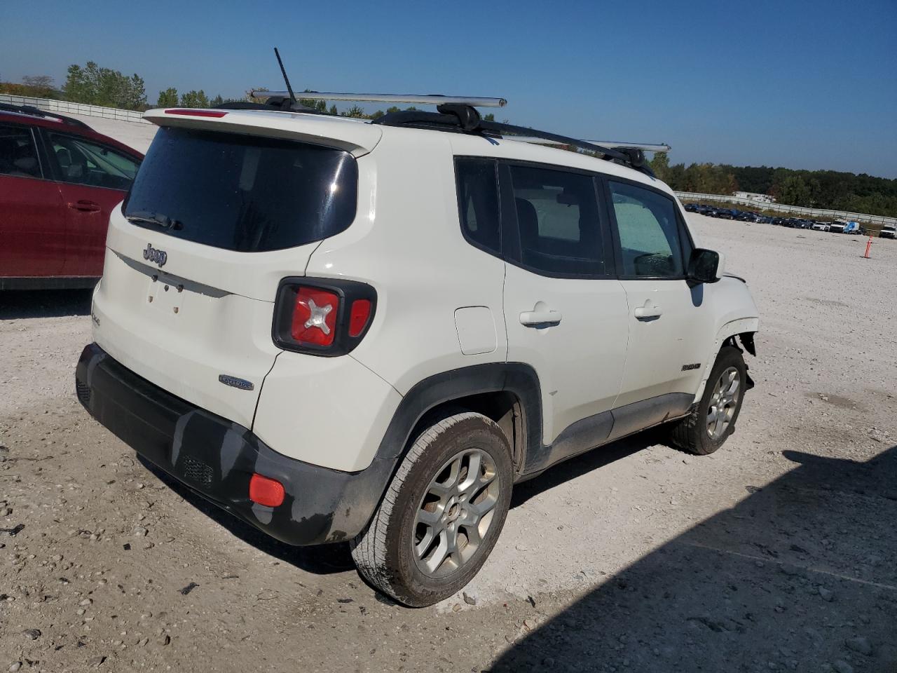 2015 Jeep Renegade Latitude White vin: ZACCJBBT0FPB70761