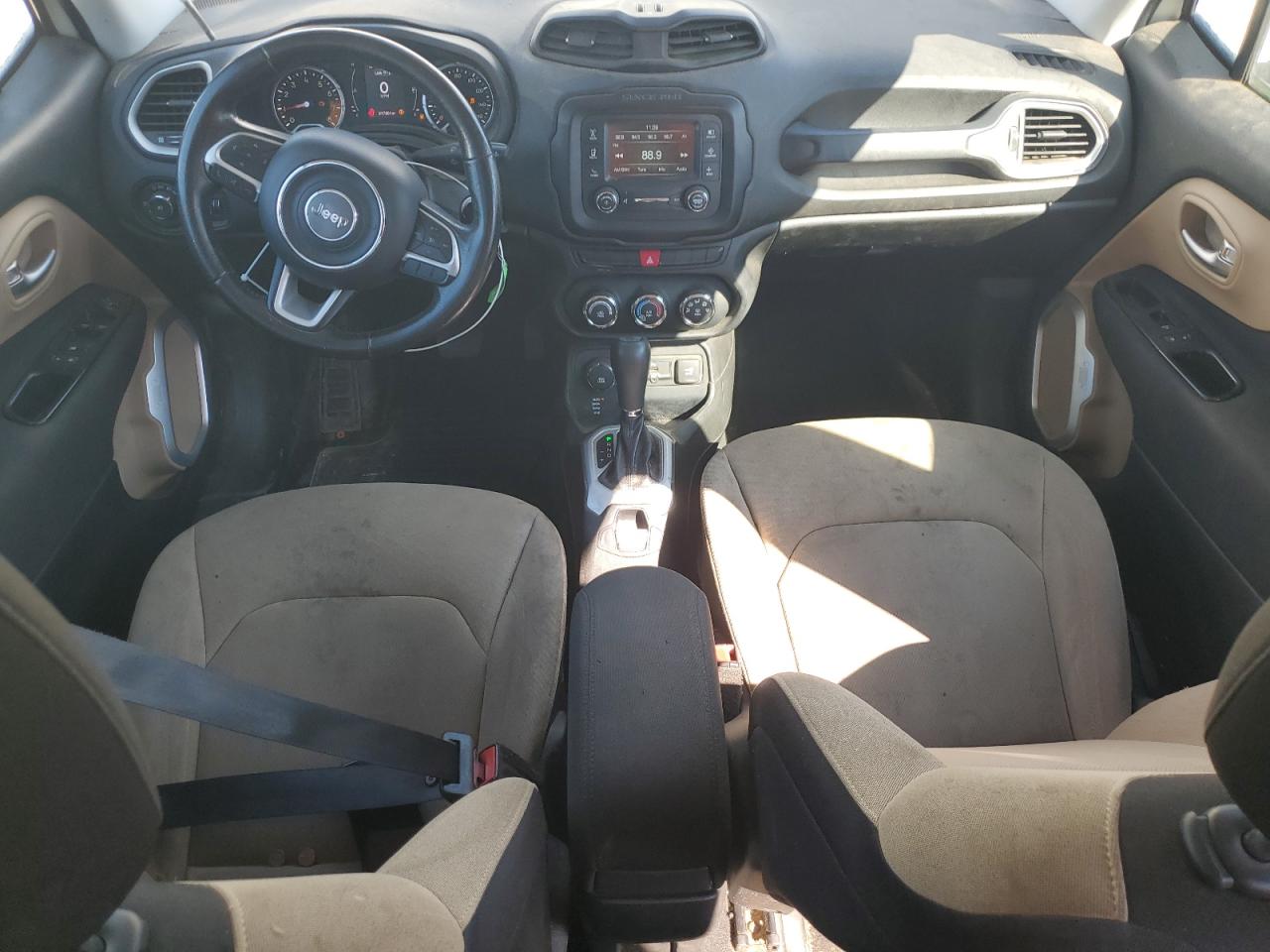 2015 Jeep Renegade Latitude White vin: ZACCJBBT0FPB70761