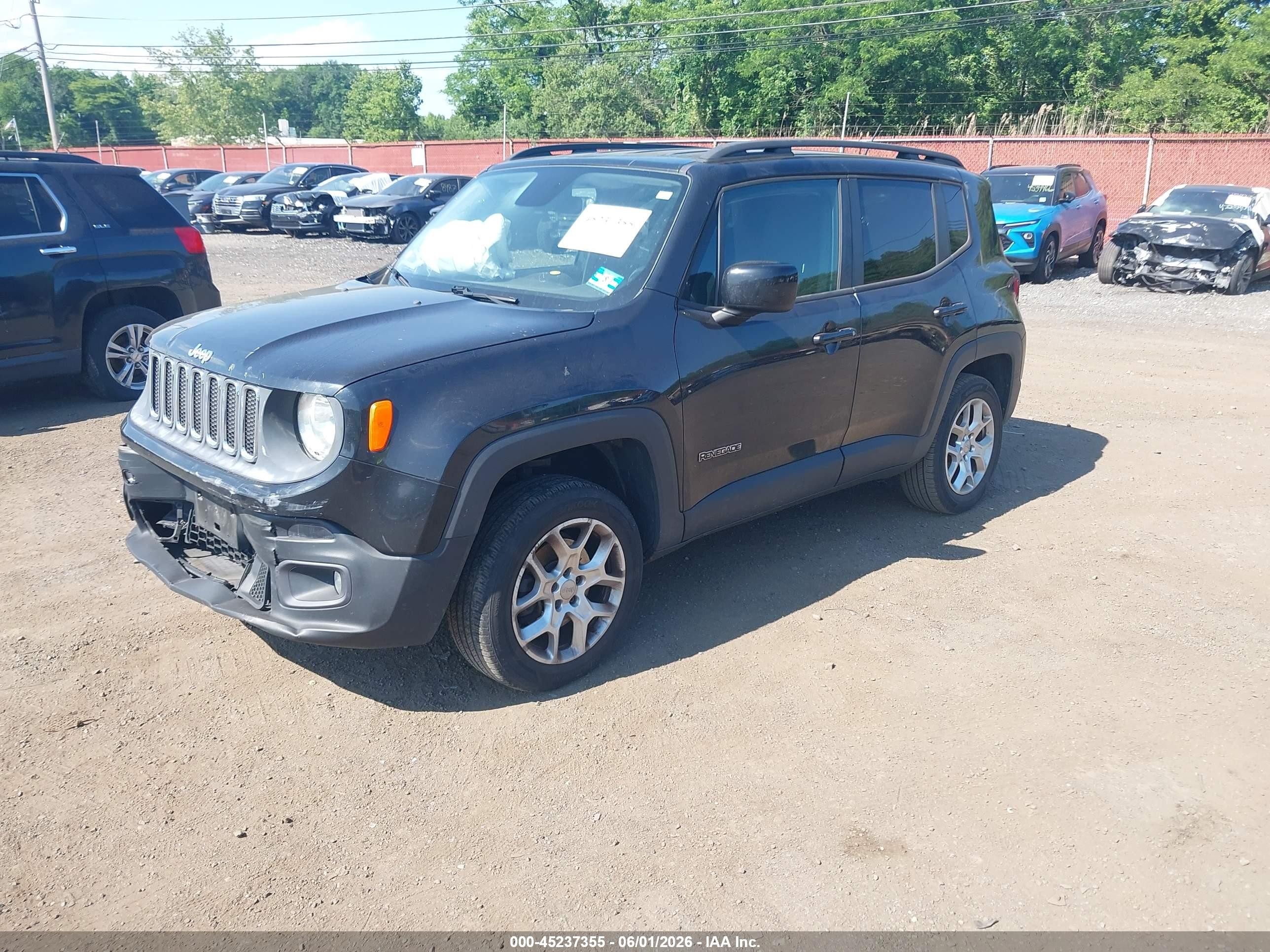 2015 Jeep Renegade Latitude Black vin: ZACCJBBT0FPB71866