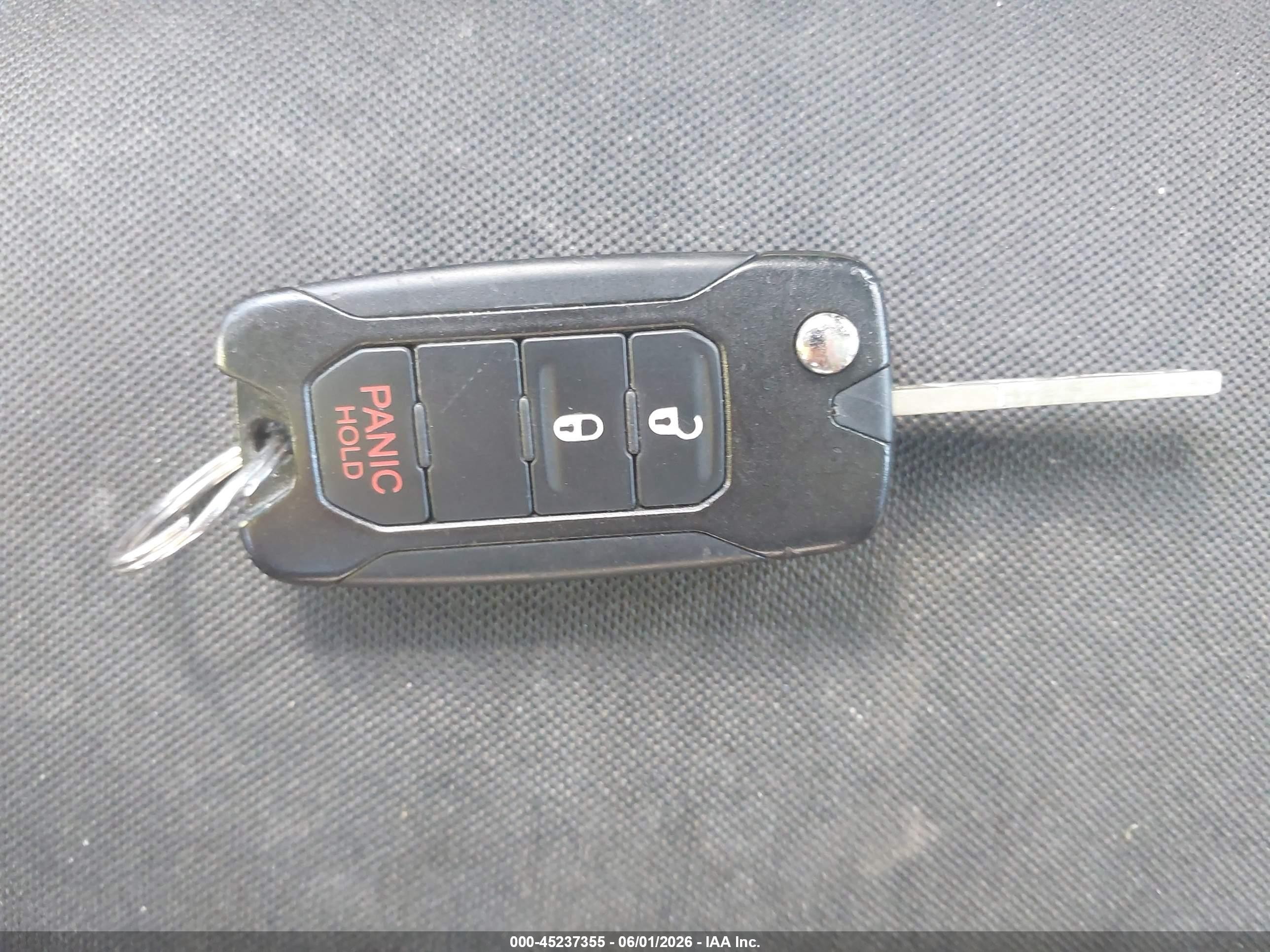 2015 Jeep Renegade Latitude Black vin: ZACCJBBT0FPB71866