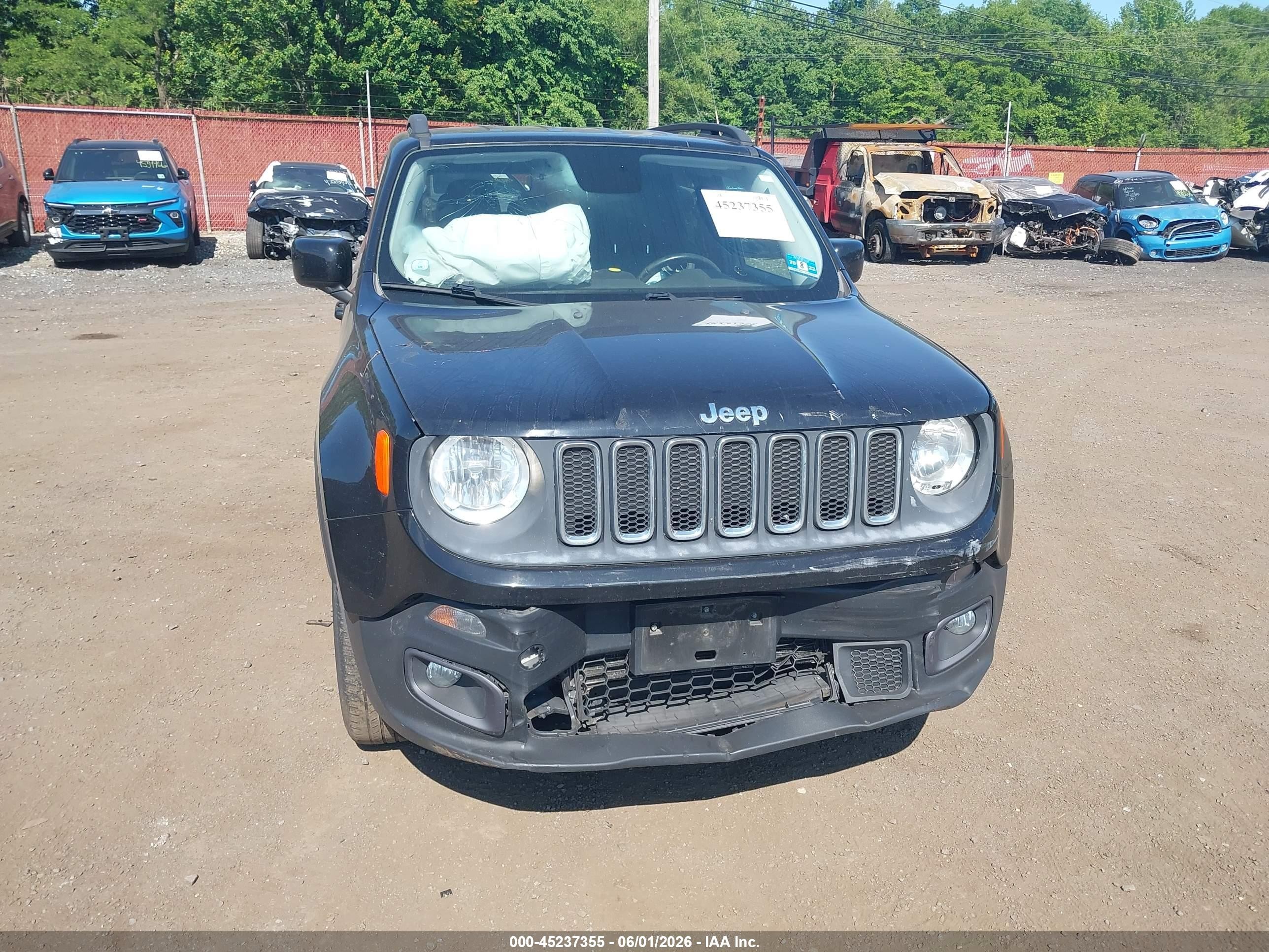 2015 Jeep Renegade Latitude Black vin: ZACCJBBT0FPB71866