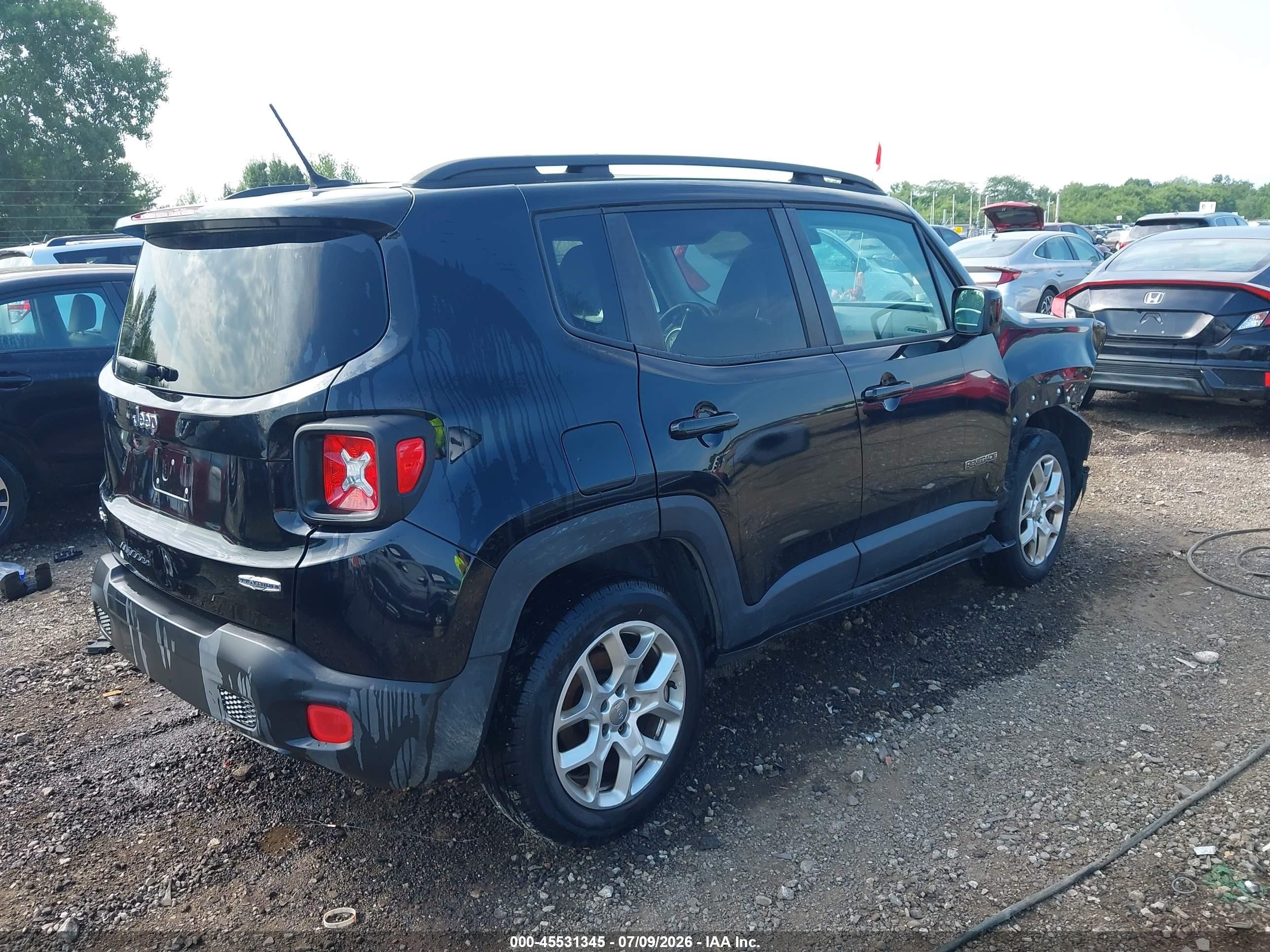 2015 Jeep Renegade Latitude Black vin: ZACCJBBT0FPB72466
