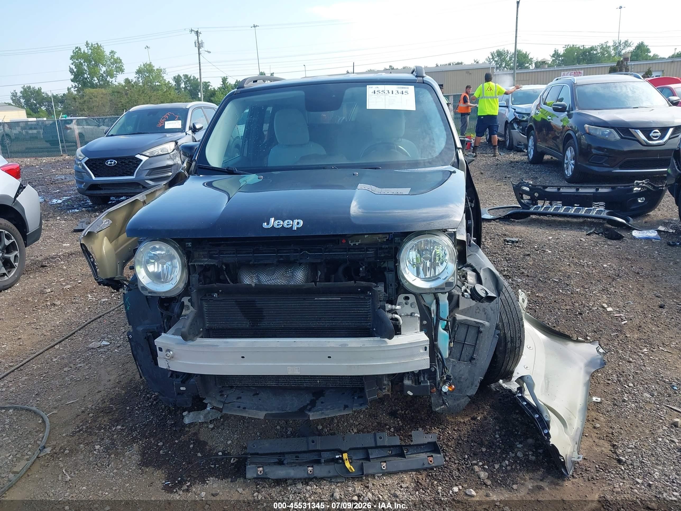 2015 Jeep Renegade Latitude Black vin: ZACCJBBT0FPB72466