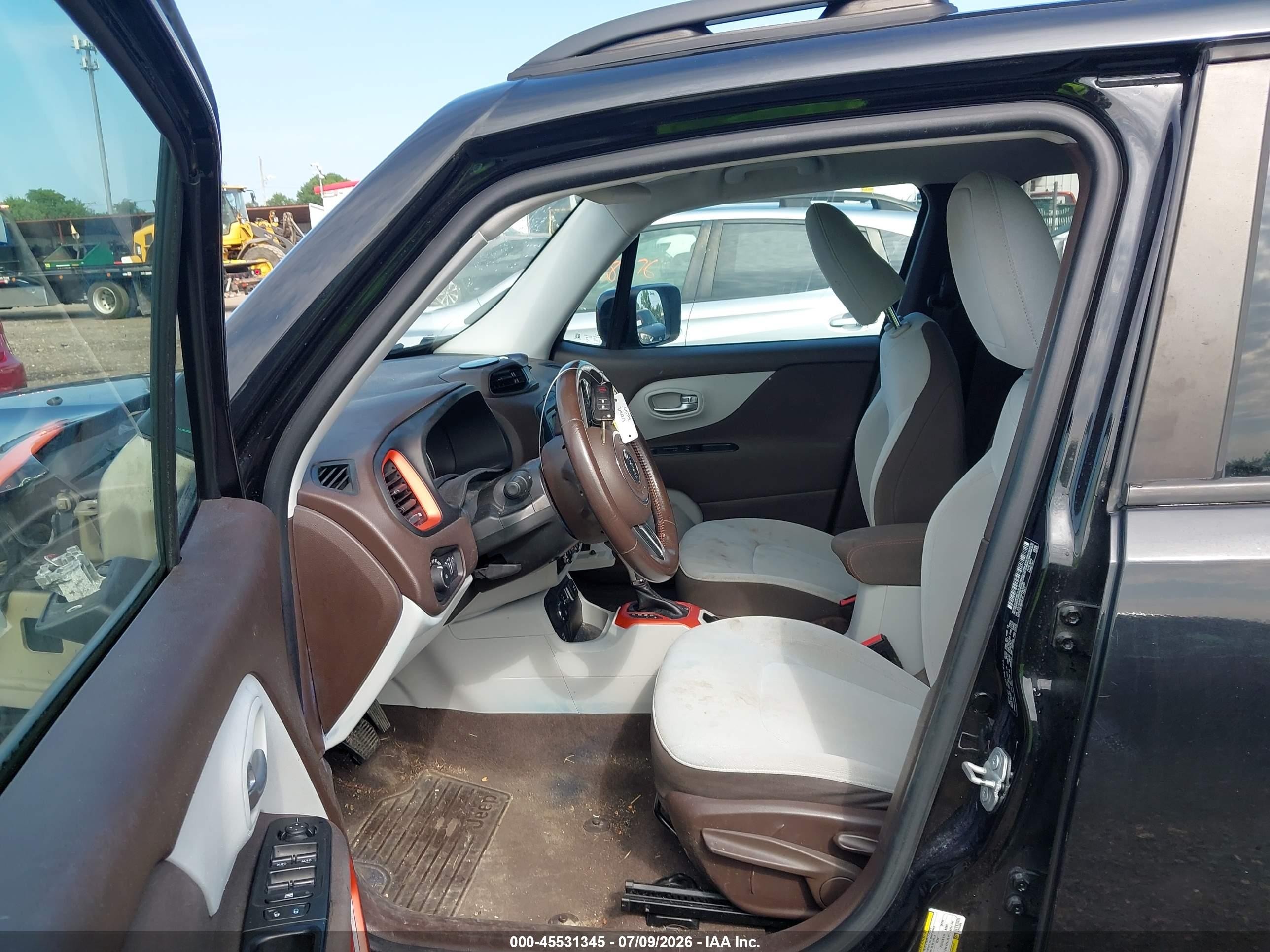 2015 Jeep Renegade Latitude Black vin: ZACCJBBT0FPB72466