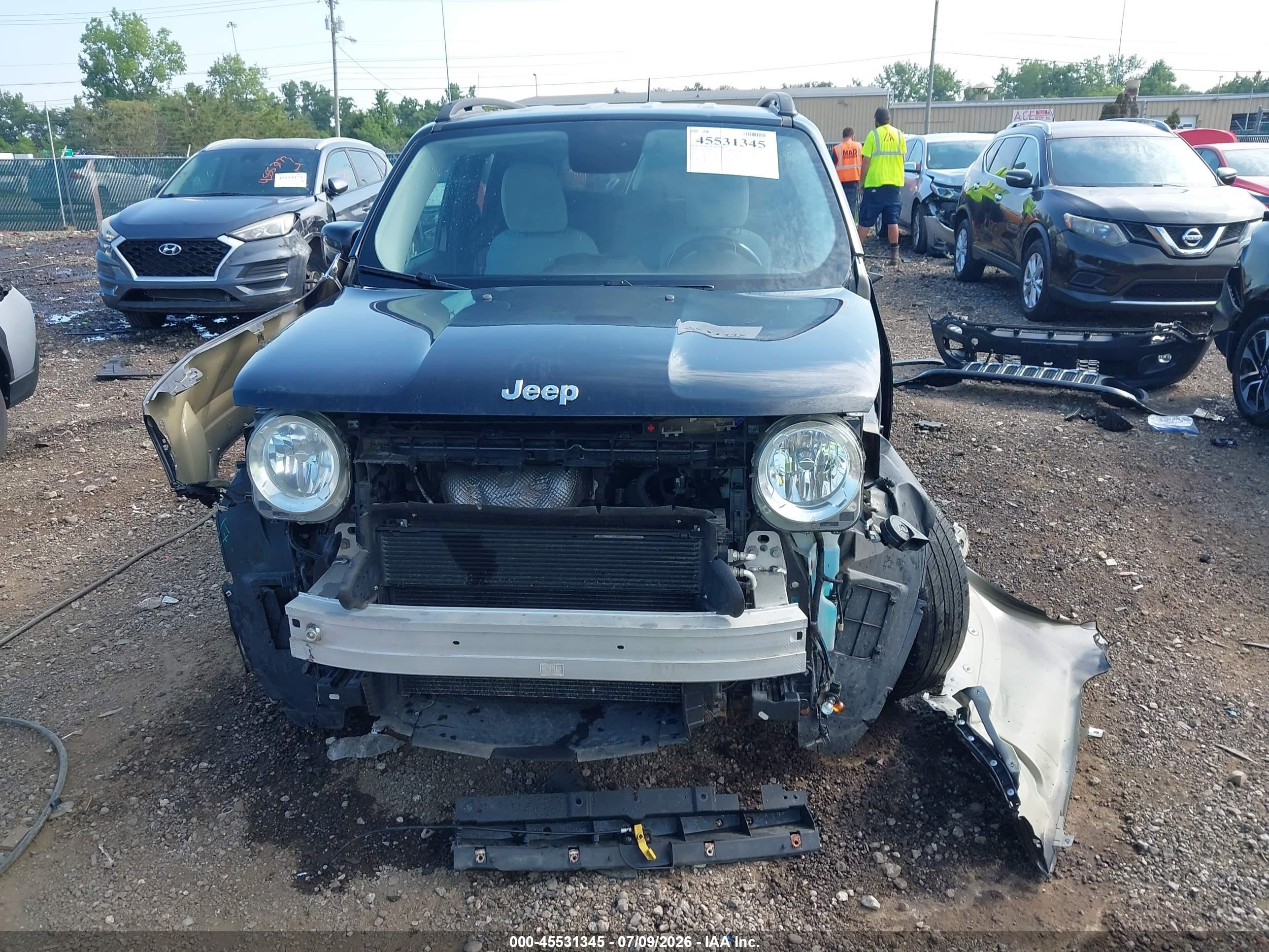 2015 Jeep Renegade Latitude Black vin: ZACCJBBT0FPB72466