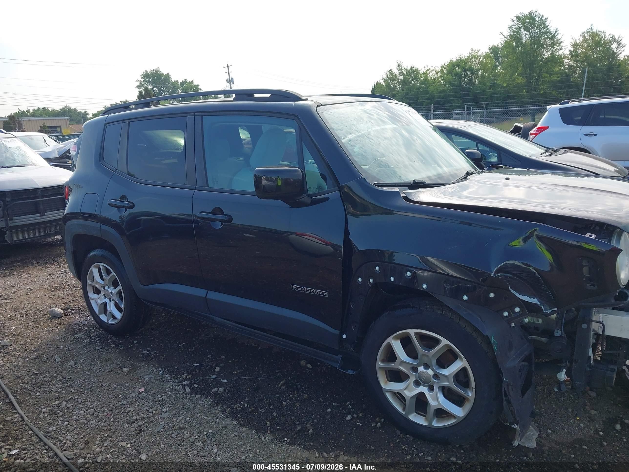 2015 Jeep Renegade Latitude Black vin: ZACCJBBT0FPB72466