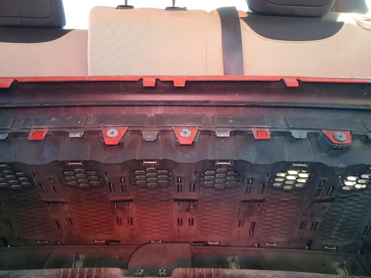 2015 Jeep Renegade Latitude Красный vin: ZACCJBBT0FPB73126