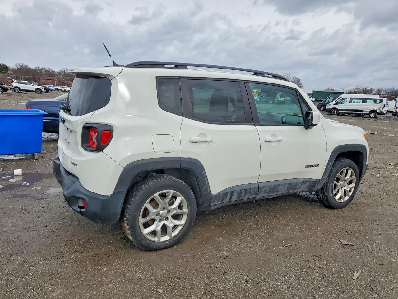 2015 Jeep Renegade Latitude Белый vin: ZACCJBBT0FPB75924